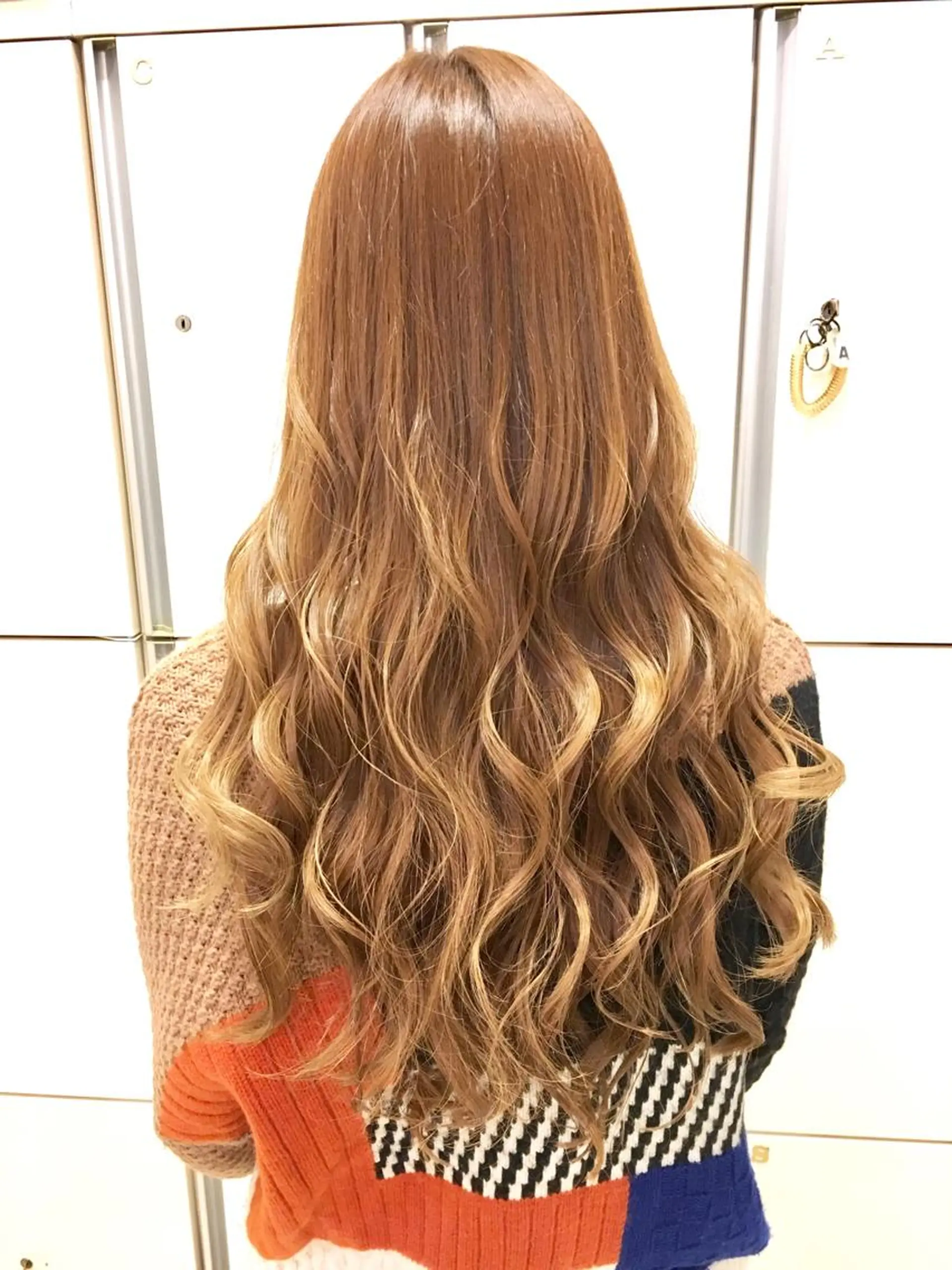 ロング カラー ベージュカラー ハイライトカラー ハイライト トリートメント 髪質改善/美髪矯正 マネージャー福永のヘアスタイル