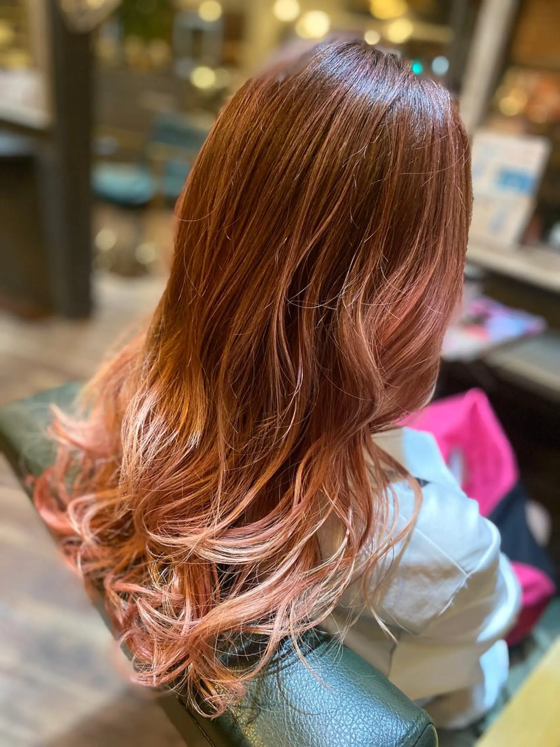 セミロング カラー バレイヤージュ ブリーチ グラデーションカラー ピンクカラー レイヤーカット 銀座/ダブルカラー/ レイヤーカット/高梨のヘアスタイル