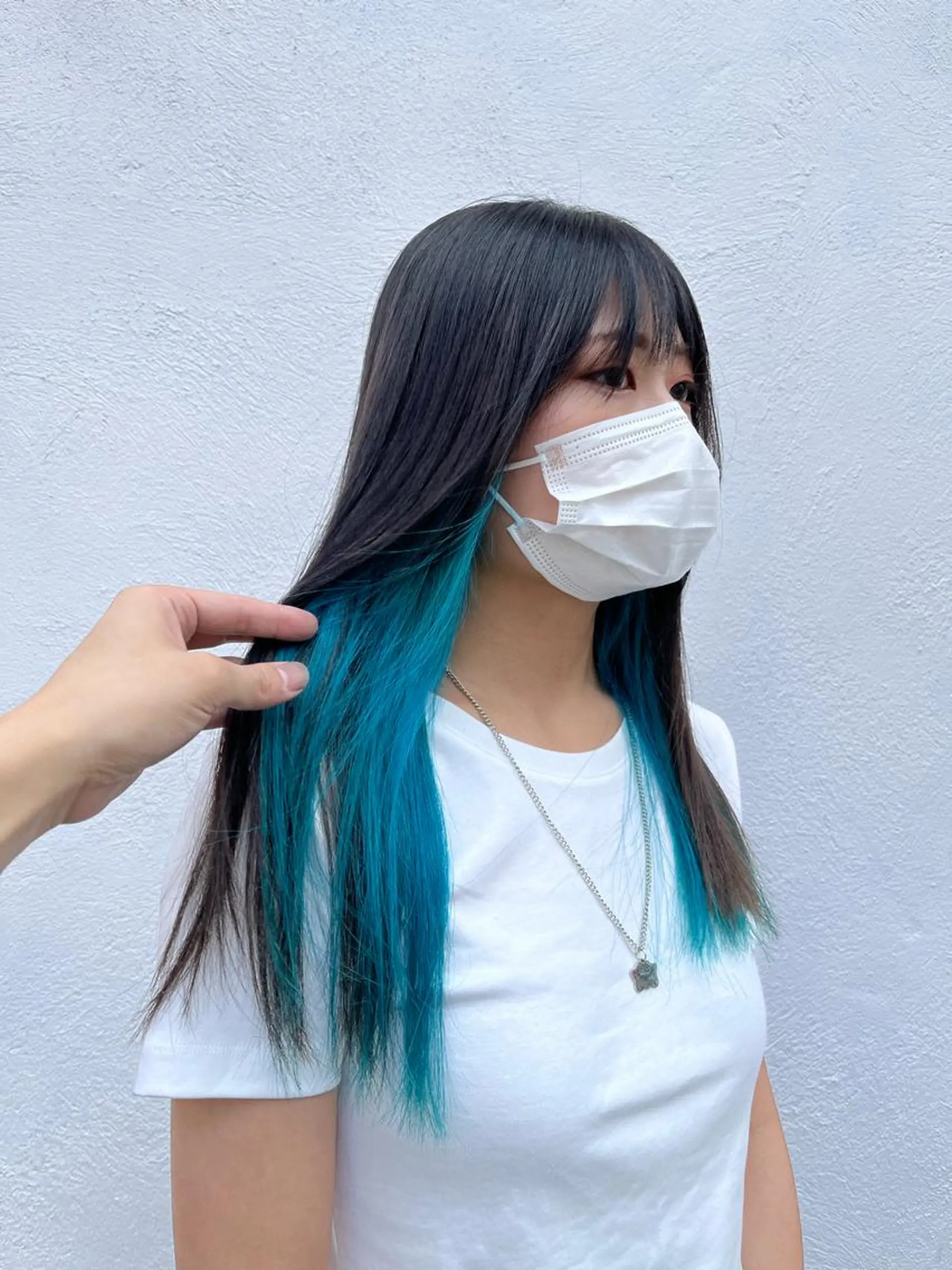 セミロング カラー ブリーチ SALOWIN神戸三宮店所属・【美髪を叶える】中谷 彰宏（アキ)のヘアスタイル