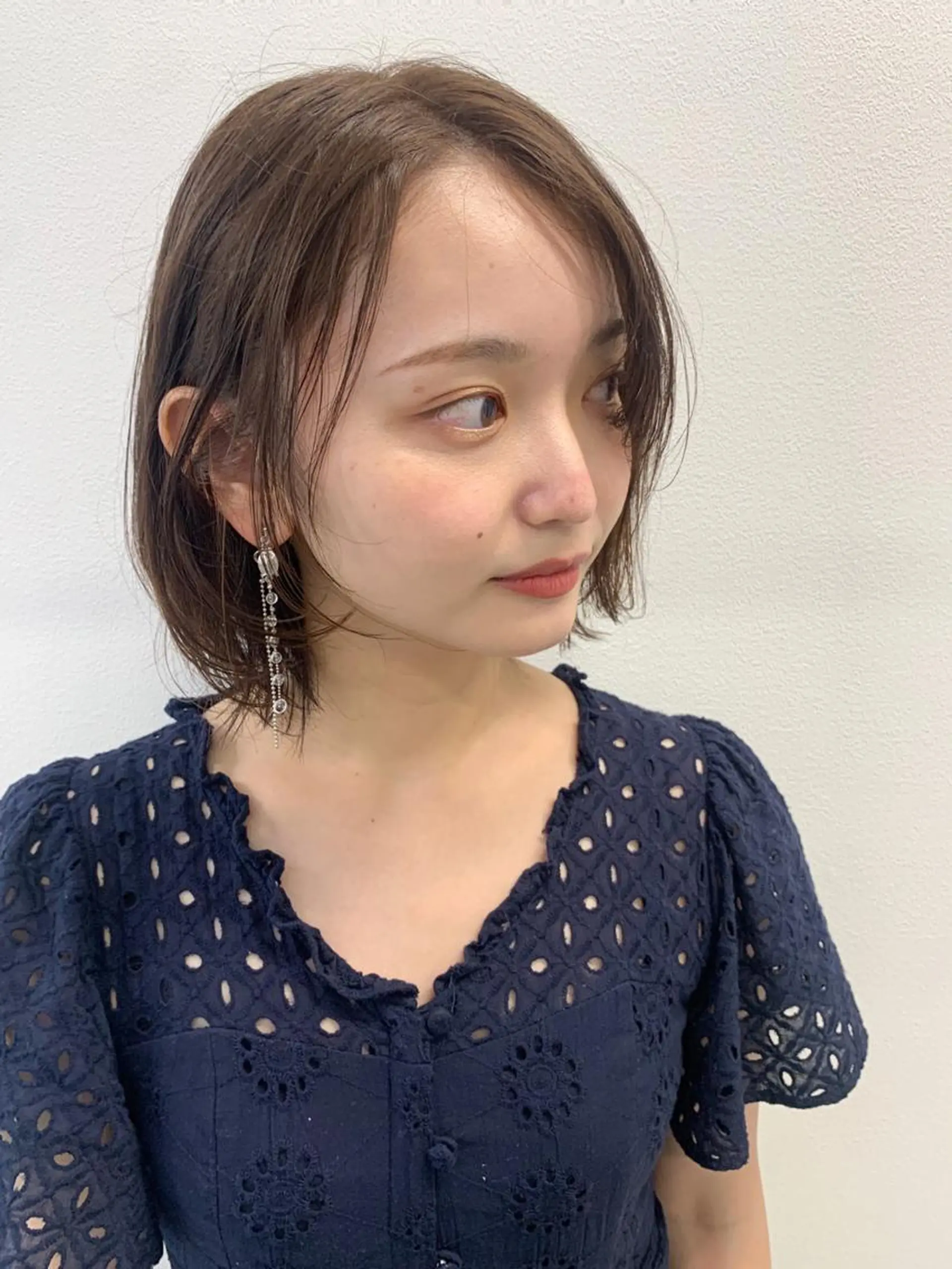 ミディアム カラー 顔周りカット レイヤーカット カット ヘアカラー トリートメント Libre×Reco所属・Libre 西野圭一のヘアスタイル