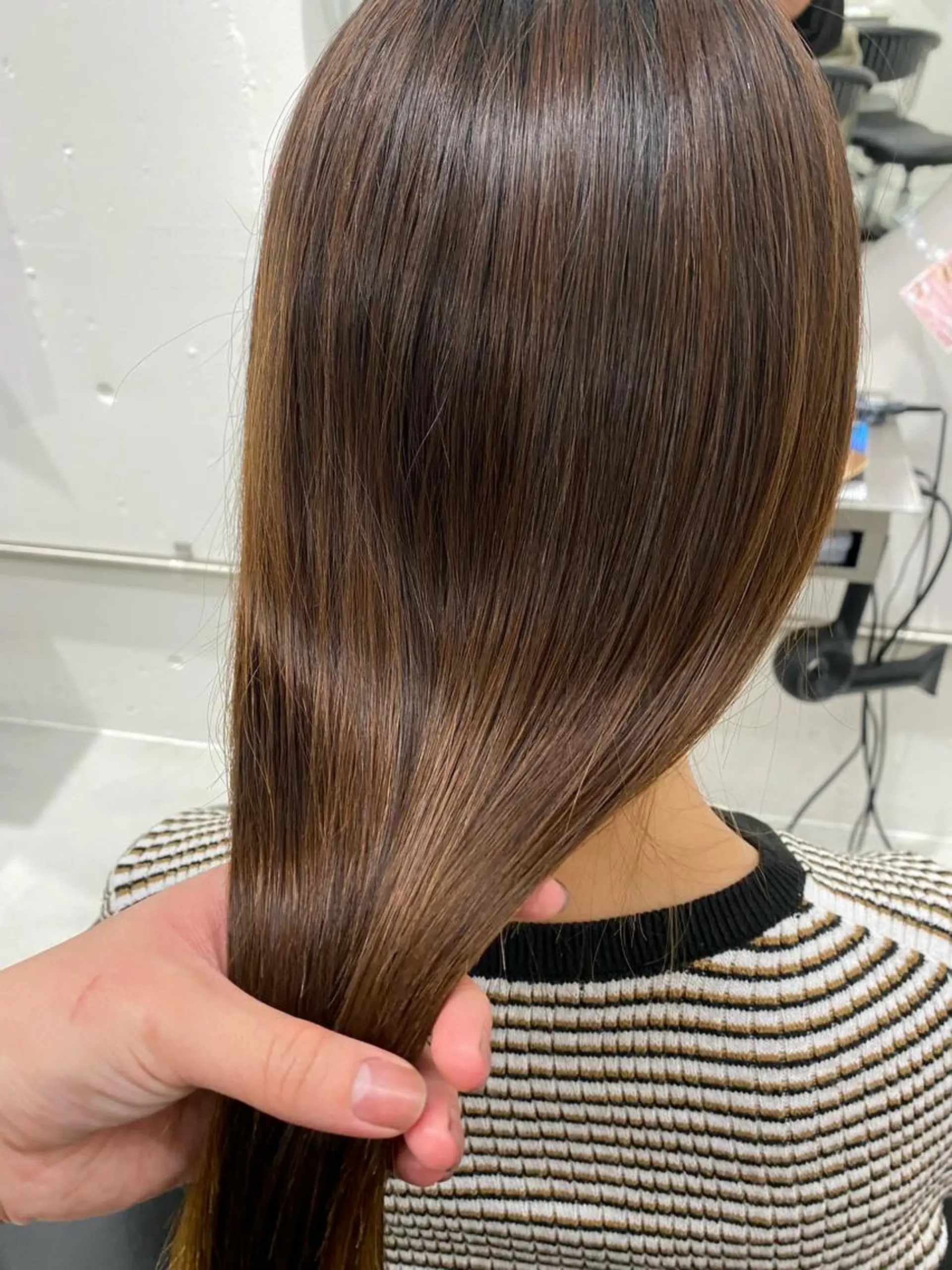 ロング パーマ 縮毛矯正 カットモデル／オカダ サラのヘアスタイル