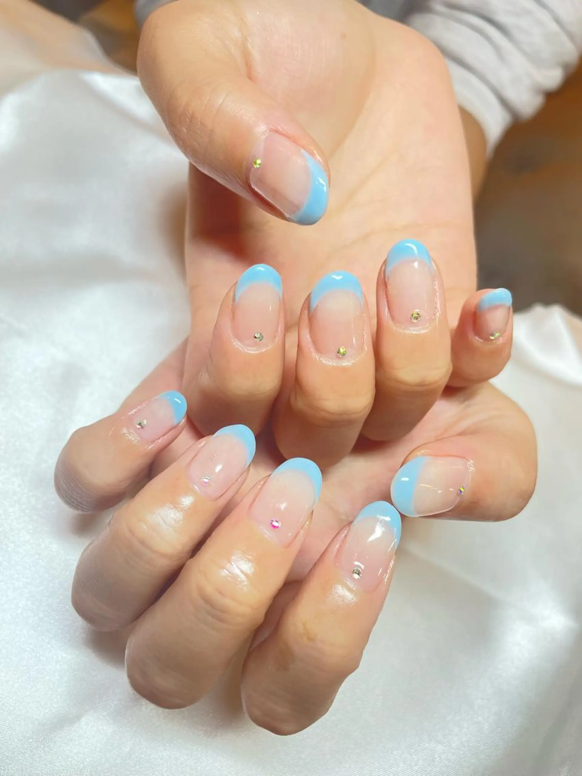 ネイル フレンチネイル 水色 シンプルネイル ハンドネイル fleur YUMIのネイルデザイン