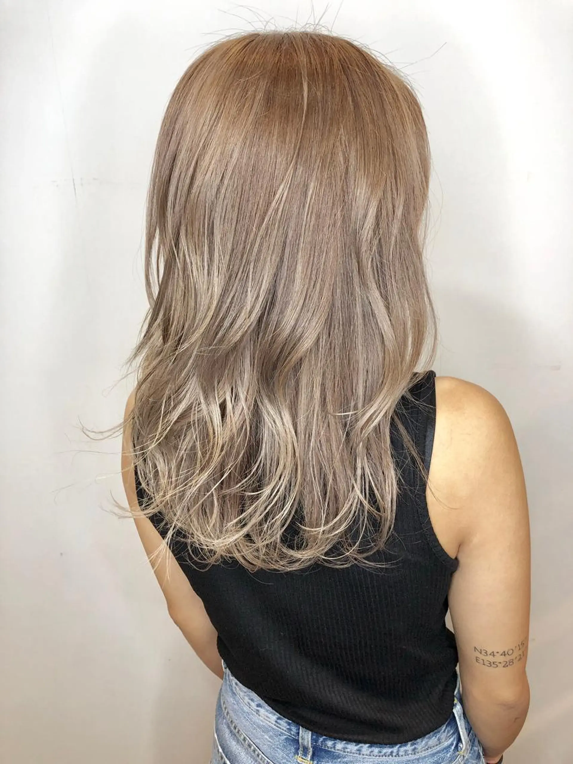 セミロング カラー エクステ 美髪改善・ストレート 🌿エクステ/カンジのヘアスタイル