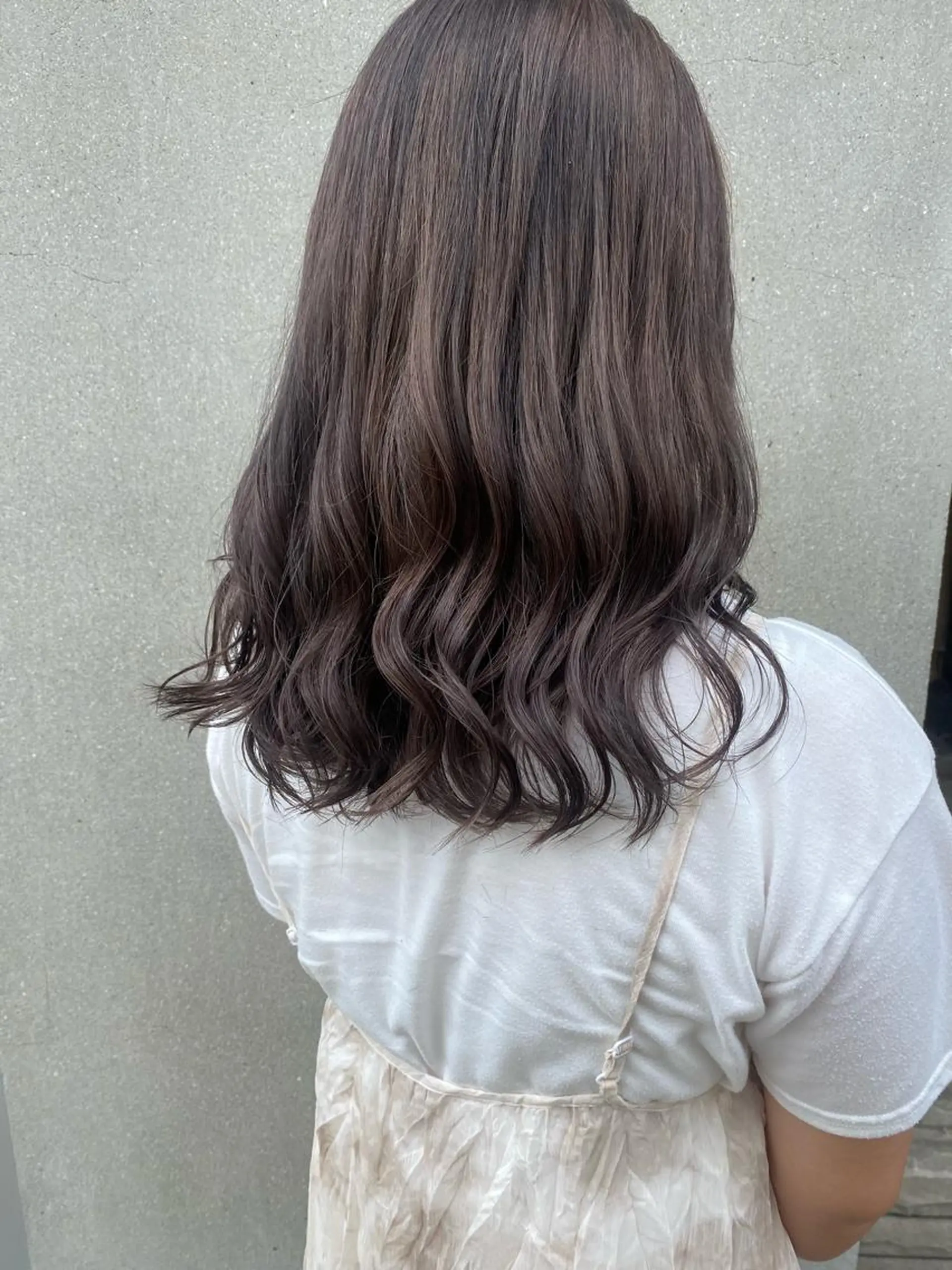 カラー グレージュ ミルクティーグレージュ ヘアカラー AYANE 韓国ヘア /レイヤーカットのヘアスタイル