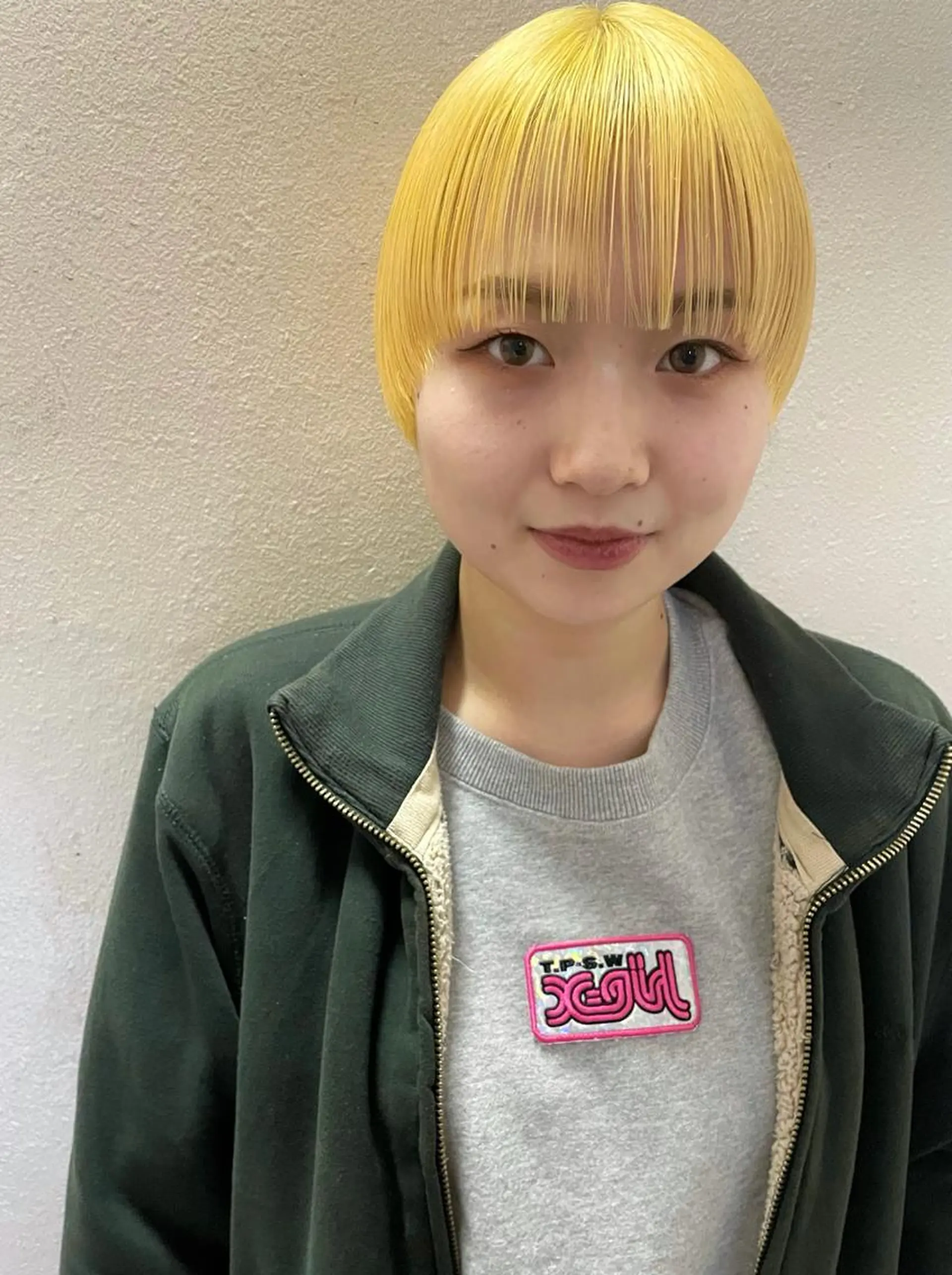 ショート カラー ヘアアレンジ イエローカラー ショートヘア カット ヘアカラー トリートメント 丸山渉/パーマ エフェクトブリーチのヘアスタイル