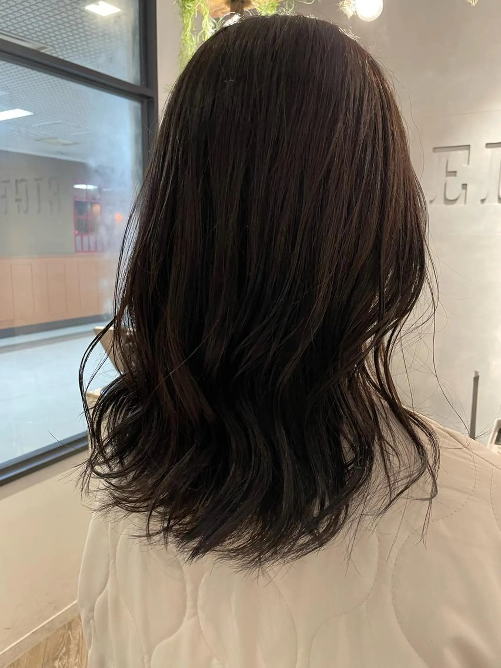 ミディアム カラー EIGHT MAYUのヘアスタイル