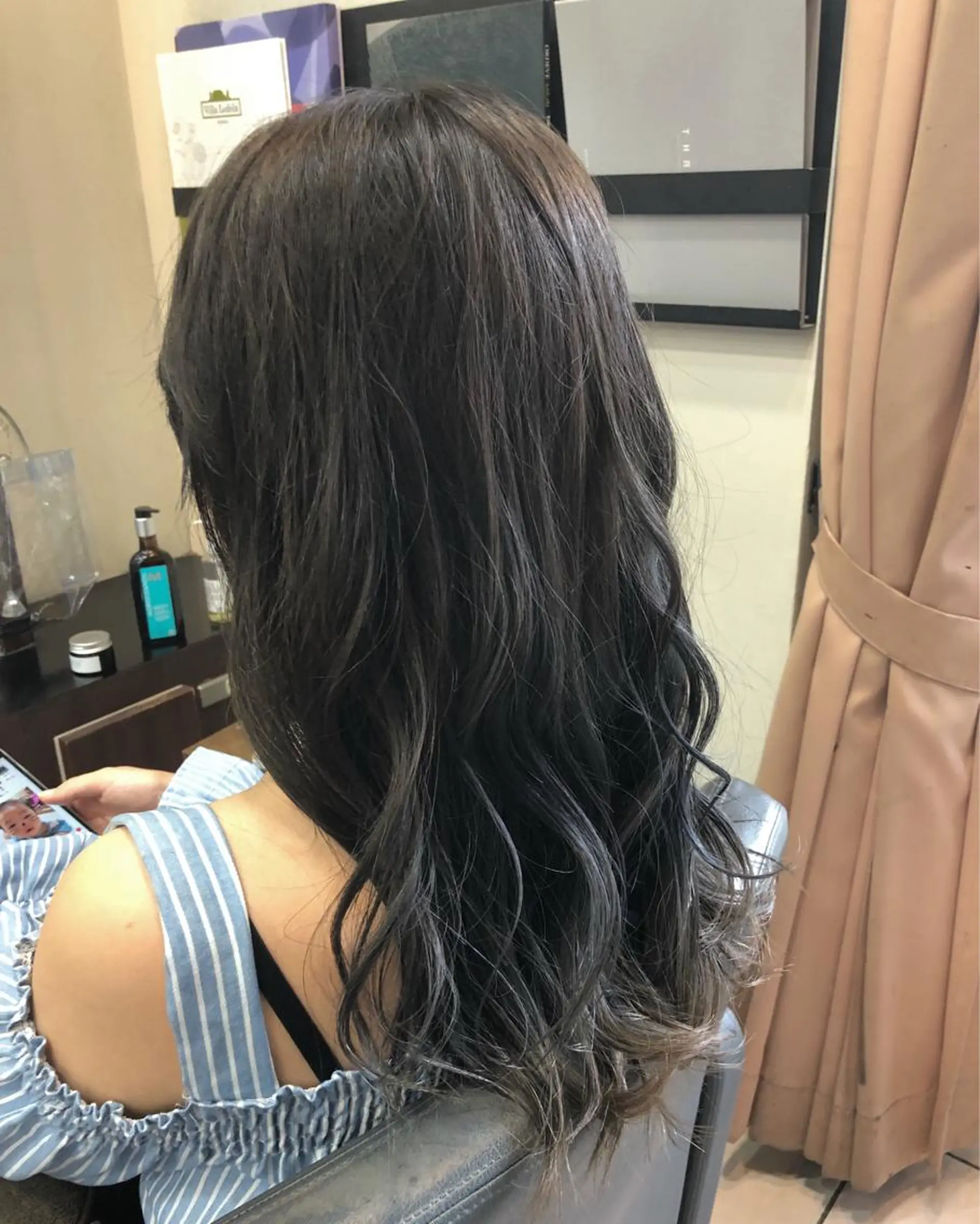 セミロング カラー グラデーションカラー ネイビーカラー SHAFT Ieiriのヘアスタイル