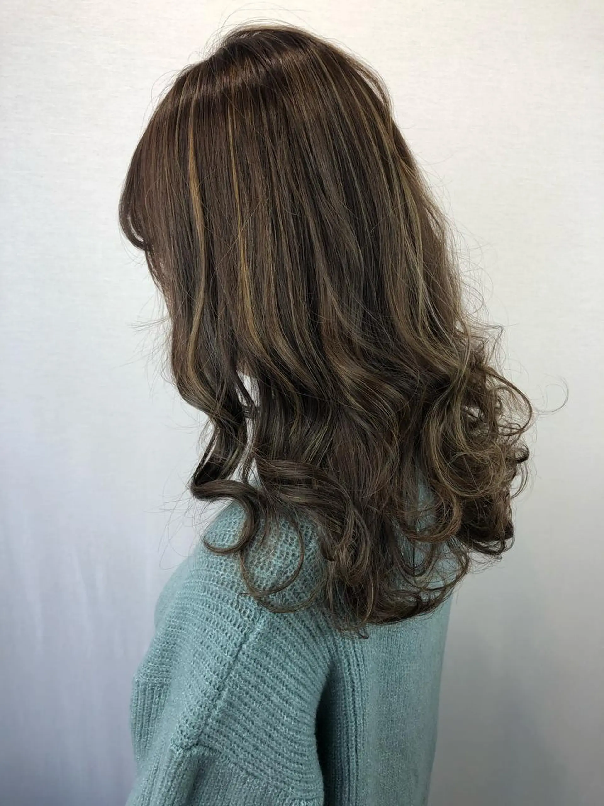 セミロング カラー ハイライトカラー ハイライト ヘアカラー 2nd所属・🤍2nd🤍田所 美希のヘアスタイル