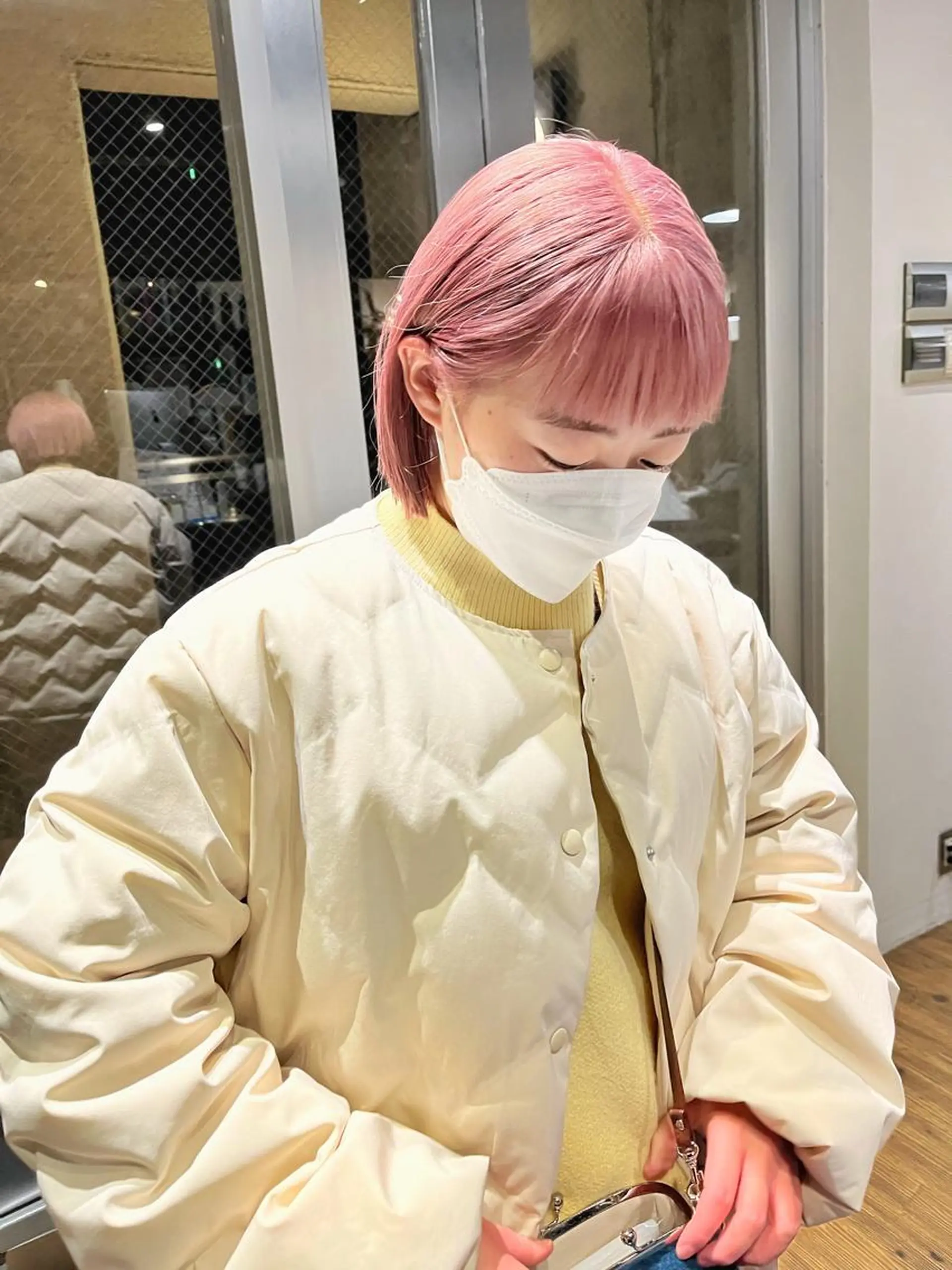ショート カラー 切りっぱなしボブ ピンクカラー ホワイトピンク ボブ カット ヘアカラー トリートメント ミルクティーベージュ 🌿店長　清水ひとみのヘアスタイル