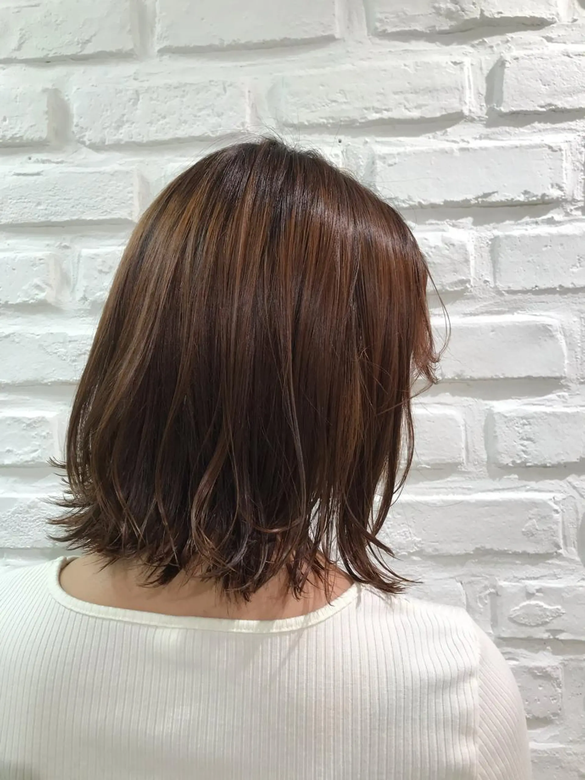 ミディアム レイヤーカット 外ハネヘア カット トリートメント 暖色カラー💜 中山由梨のヘアスタイル