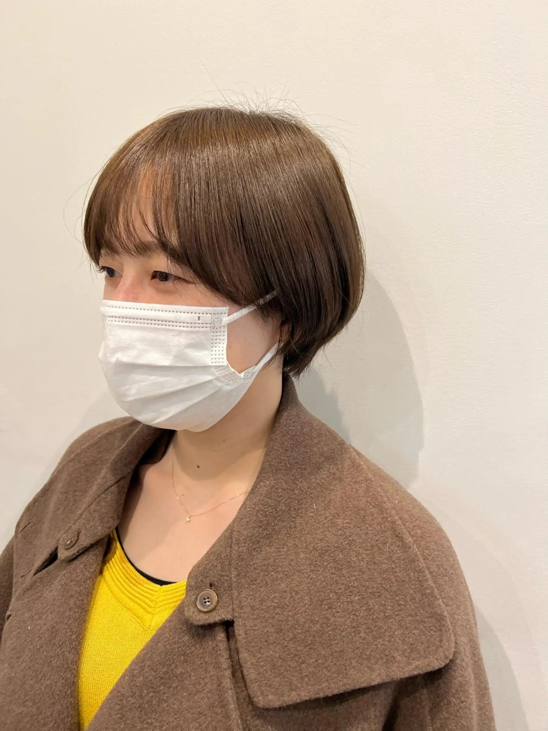 ショート カラー ベージュカラー ブリーチ ブリーチなしカラー 吉川 陽菜のヘアスタイル