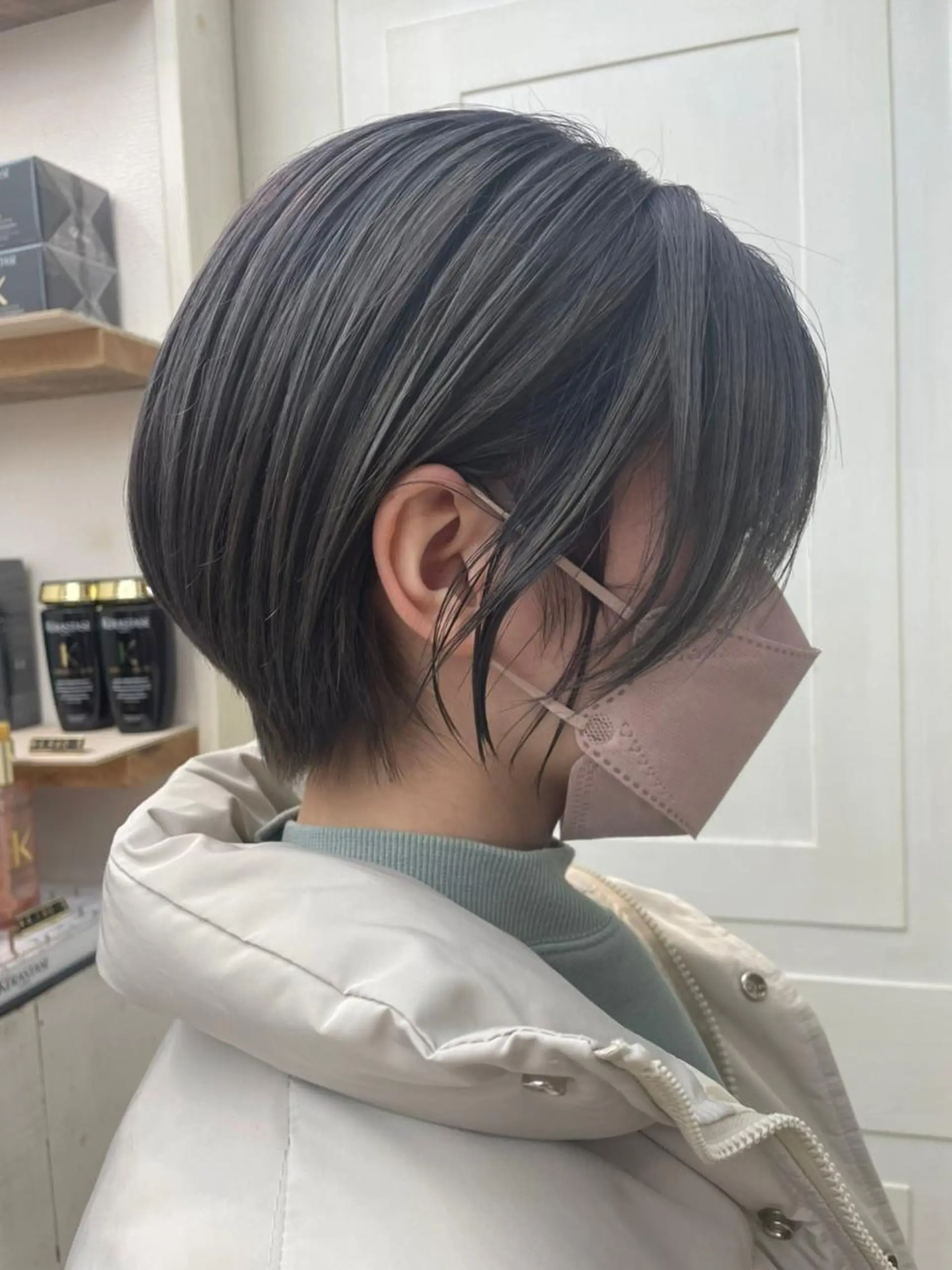 ショート カラー アッシュ 黒髪 ブルーカラー ブルーブラック イルミナカラー カット ヘアカラー N° 秋田店【ナンバー】のヘアスタイル