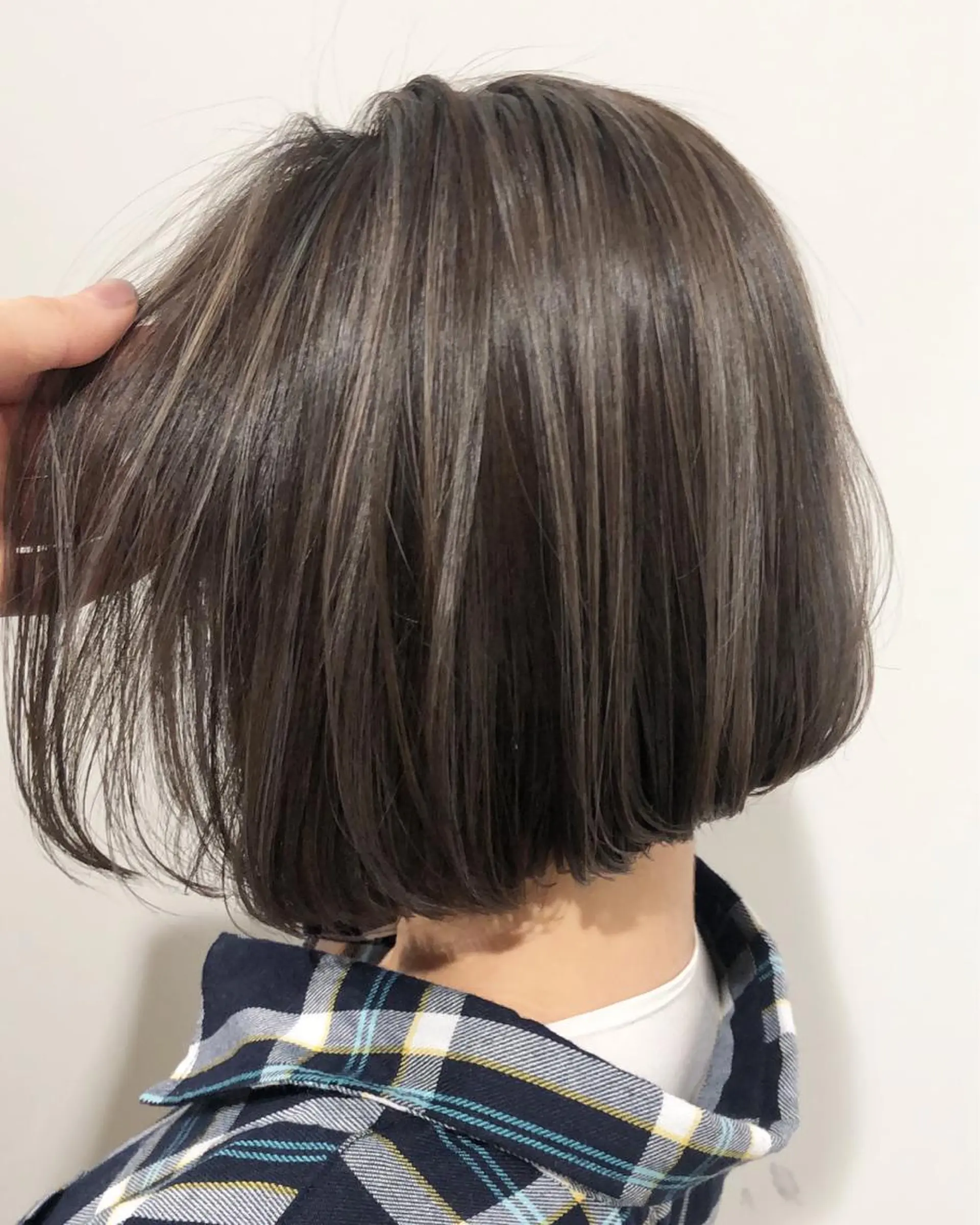 ショート カラー タカハシ ユウキのヘアスタイル