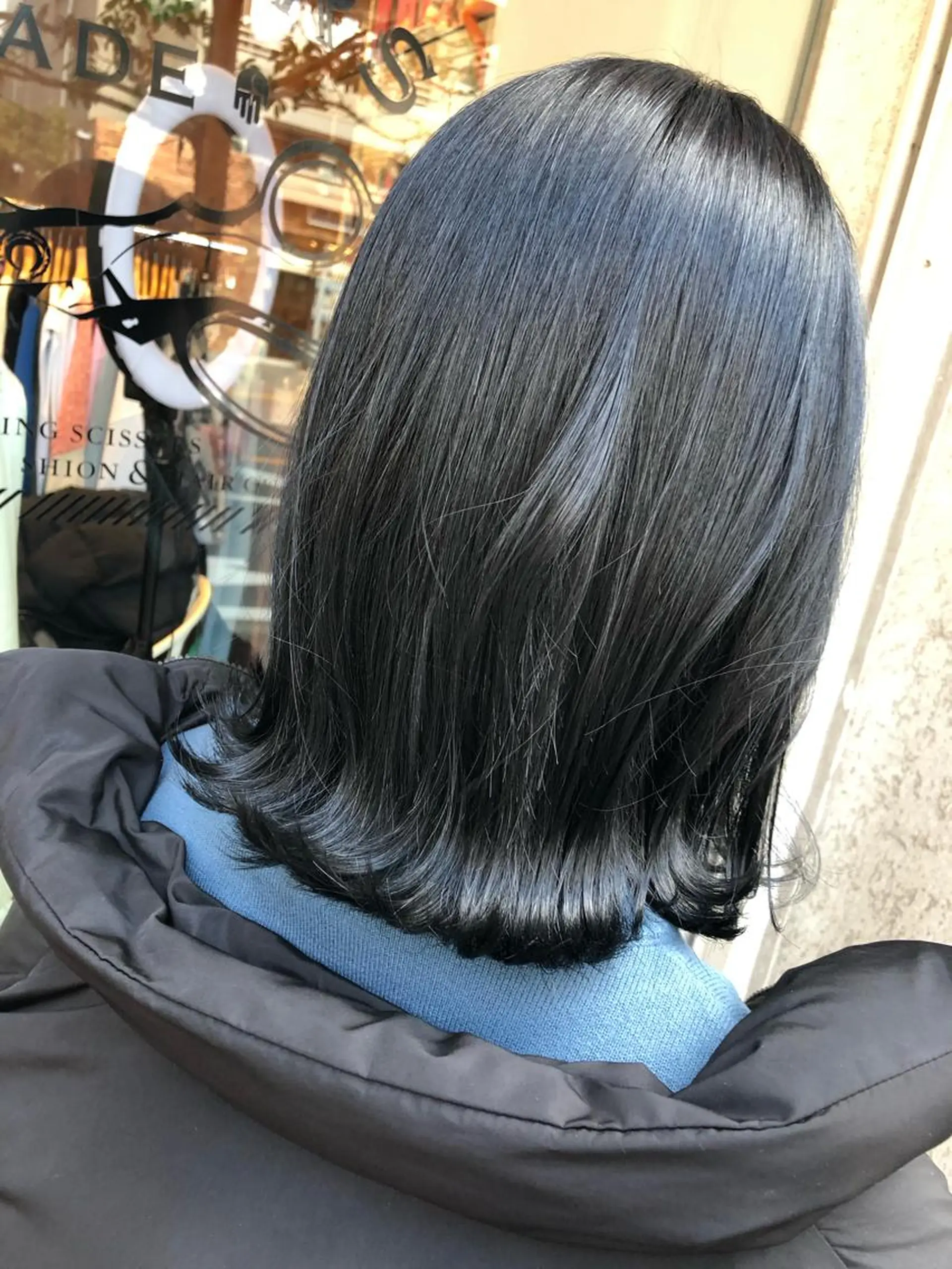 ミディアム カラー ネイビーカラー CoCooN satoshiのヘアスタイル