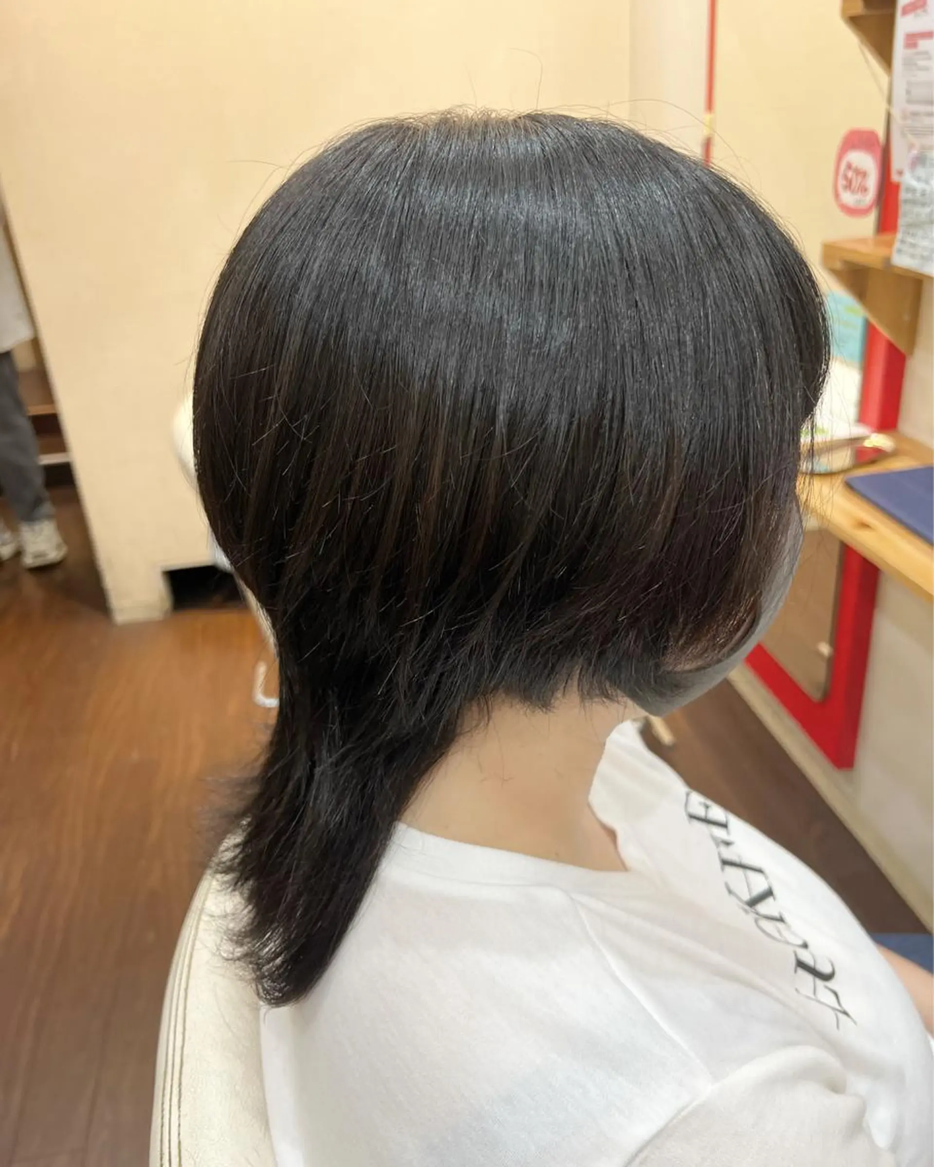 ショート ウルフカット カット まさき✂︎ブリーチ／ デザインカラーのヘアスタイル