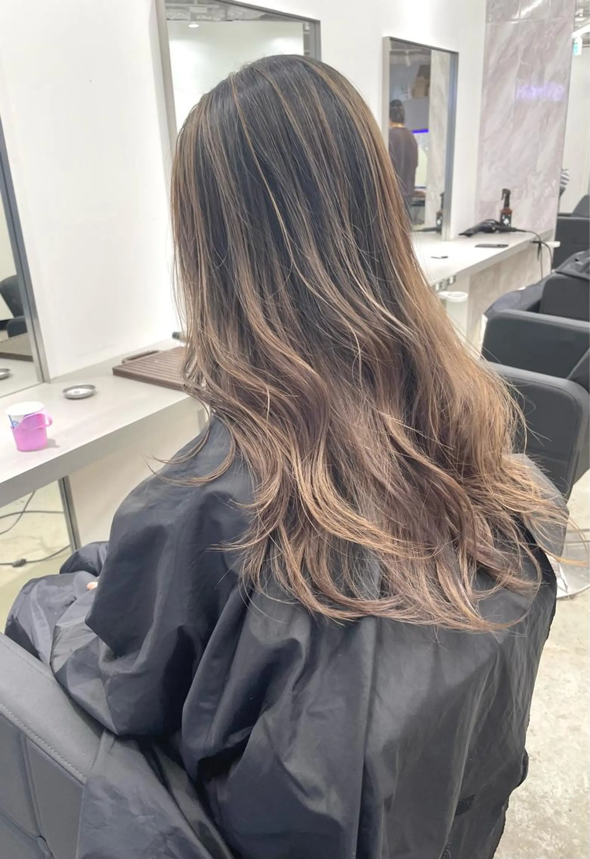 ロング カラー ヘアアレンジ バレイヤージュ レイヤーカット カット ヘアカラー トリートメント 🎗秋山勇 /三宮指名No.1のヘアスタイル