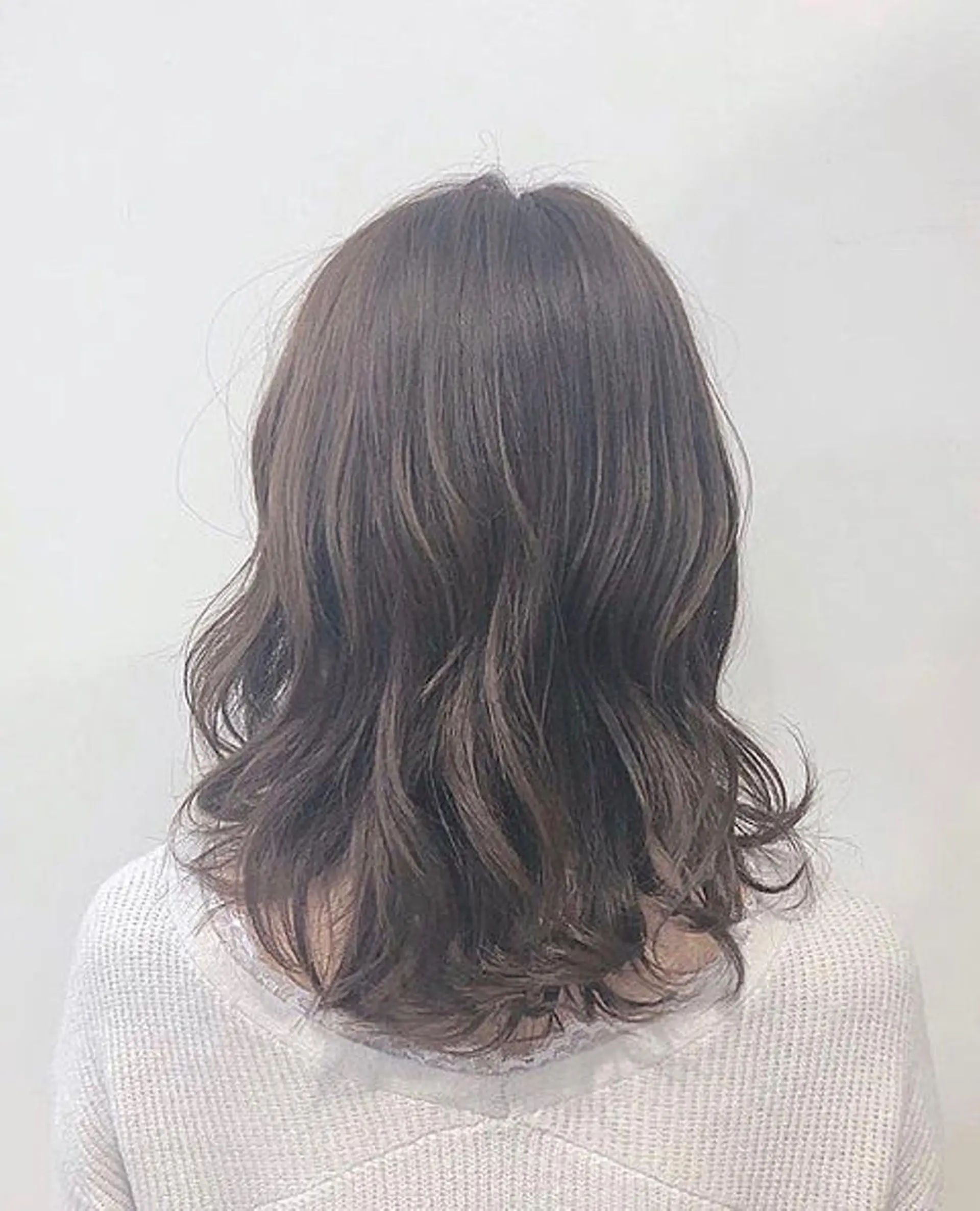 ミディアム カット ヘアカラー セラ町田店所属・へんみ みかのヘアスタイル