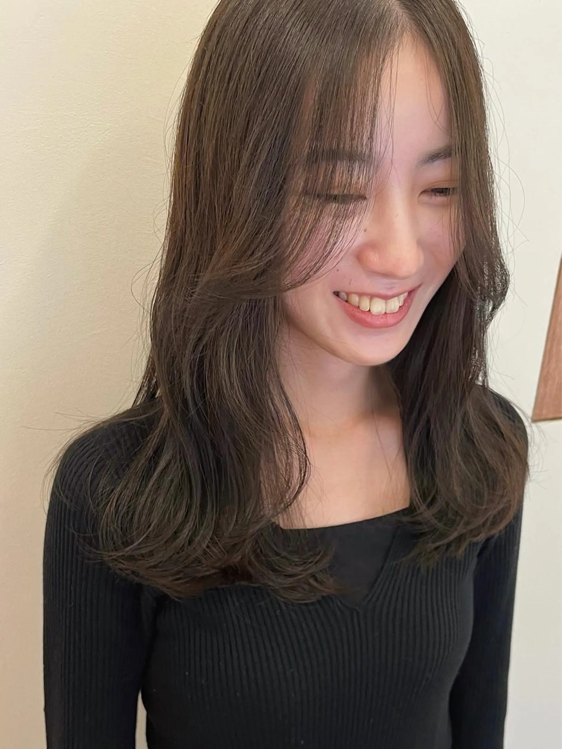 セミロング カラー ヘアアレンジ ベージュカラー 透明感カラー オリーブベージュ 西山 紗耶香🪽 透明感カラー/ボブのヘアスタイル