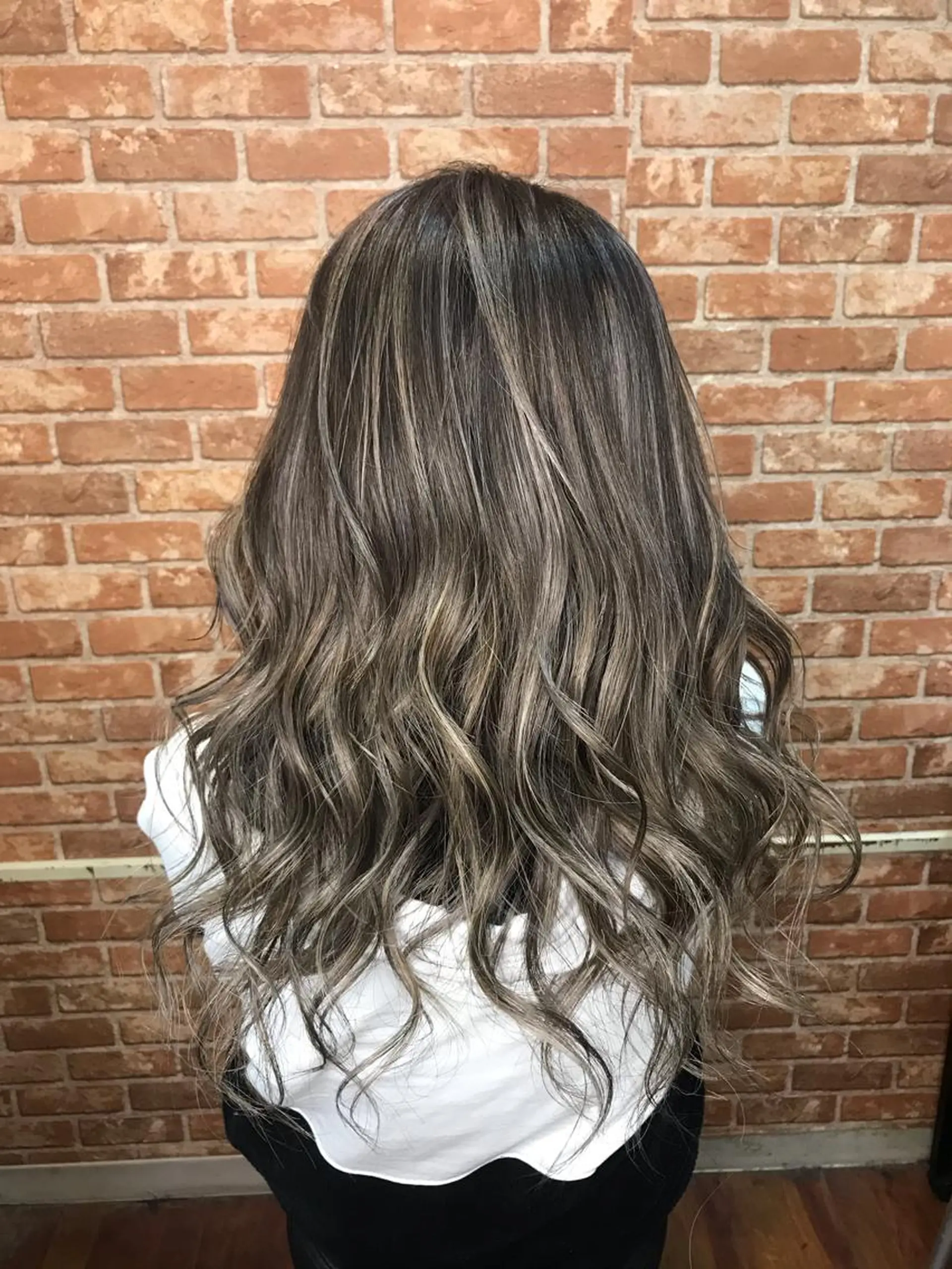 ミディアム カラー ハイライトカラー ハイライト ヘアカラー LOHAS 関根真由美のヘアスタイル