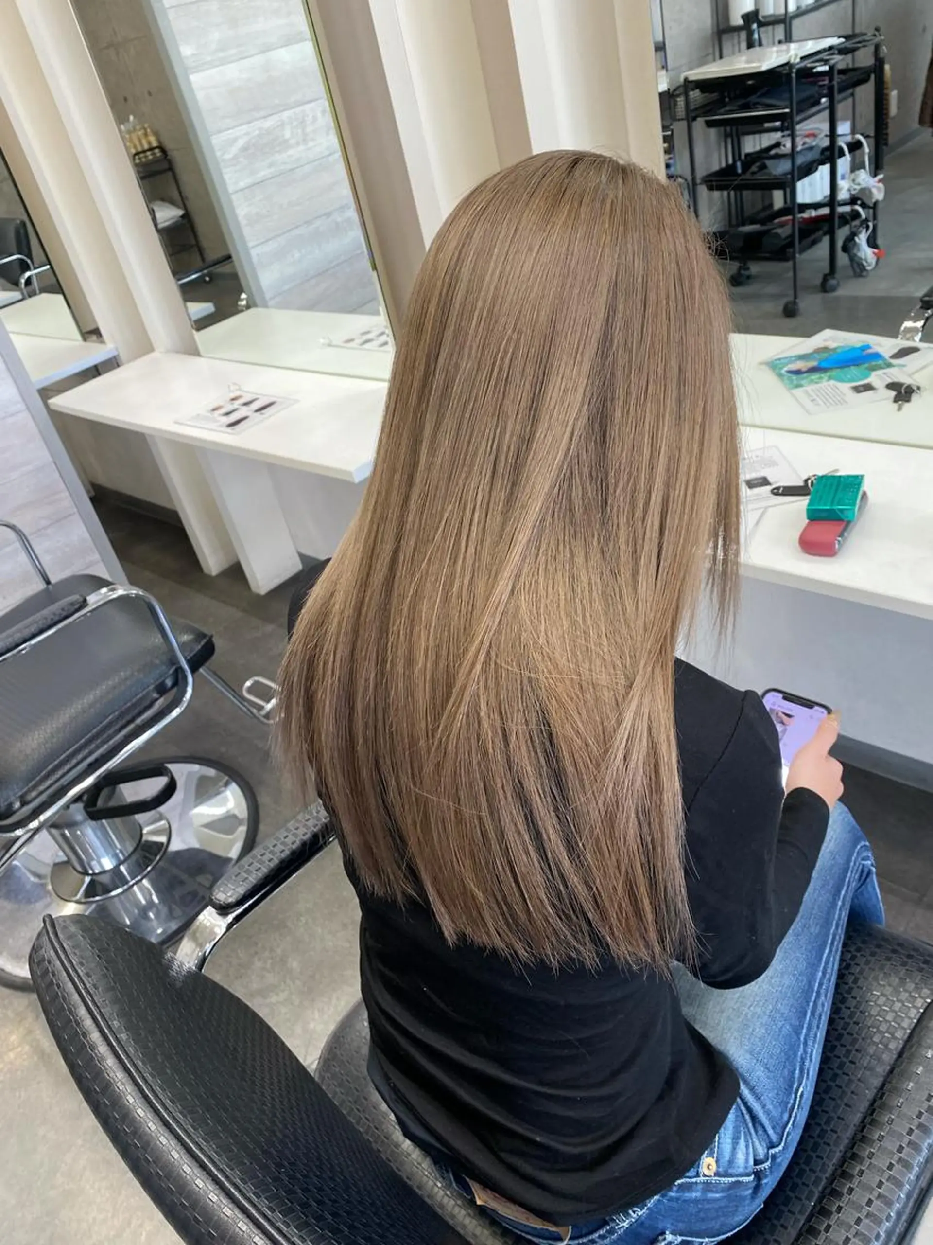 ロング カラー ベージュカラー Coeur所属・いち かのヘアスタイル