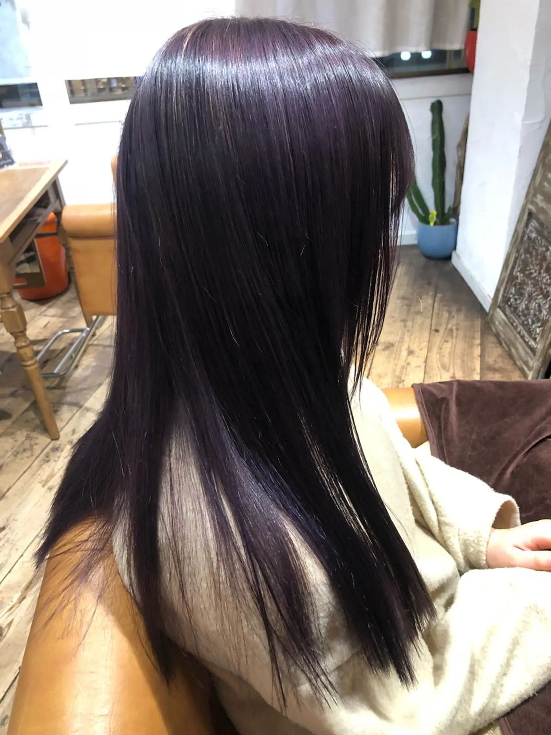 セミロング パープルカラー カット ヘアカラー ナカオ ヤストシのヘアスタイル