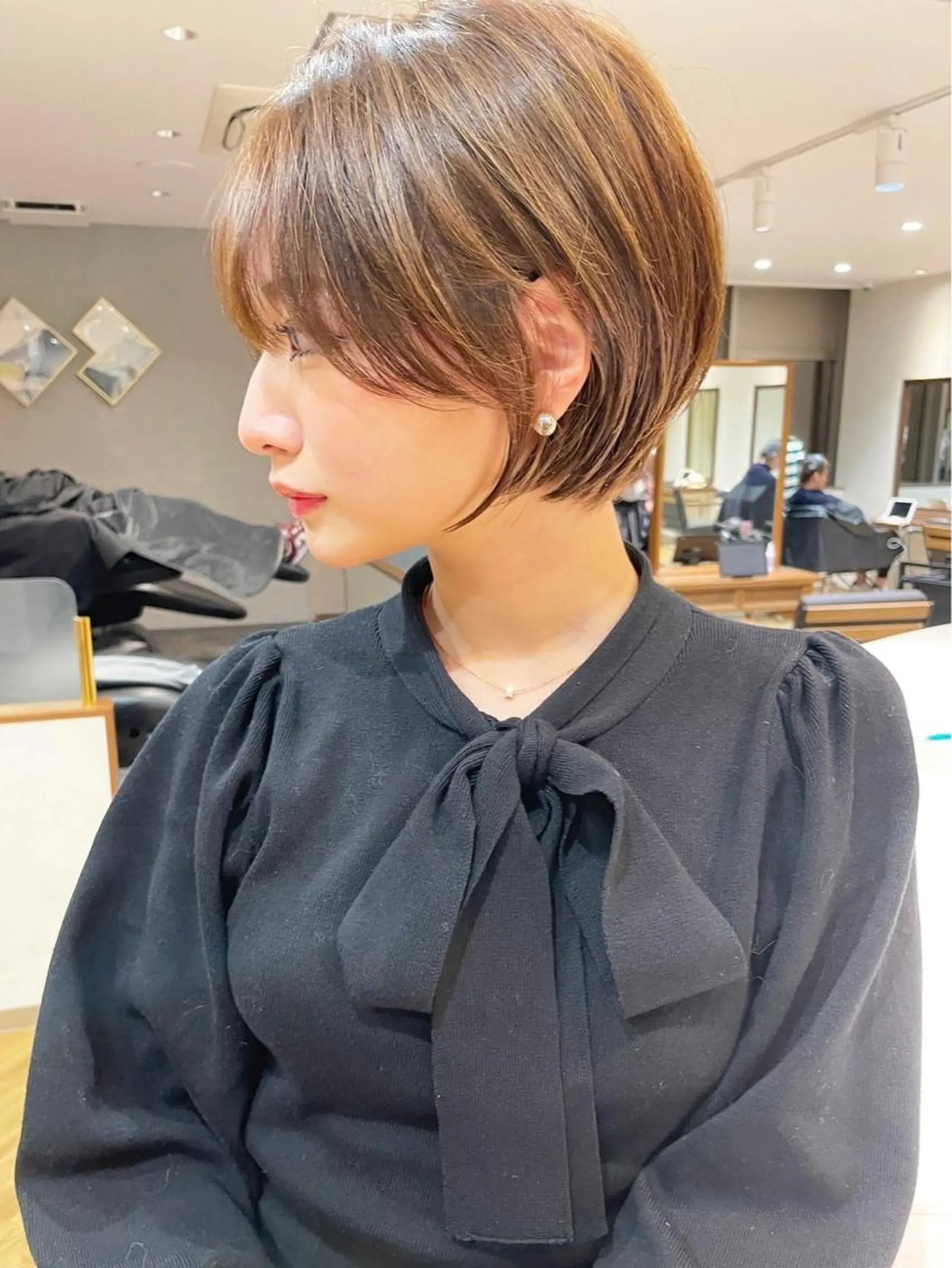 ショート カット ヘアカラー トリートメント 💛ブリーチ&カット LEON🩶のヘアスタイル
