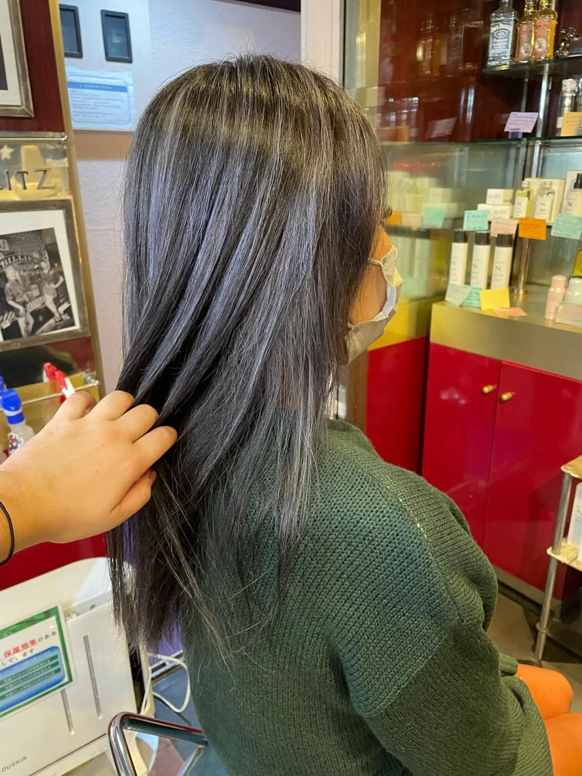 セミロング ハイライト 👑派手髪/カット 👑ANRYのヘアスタイル