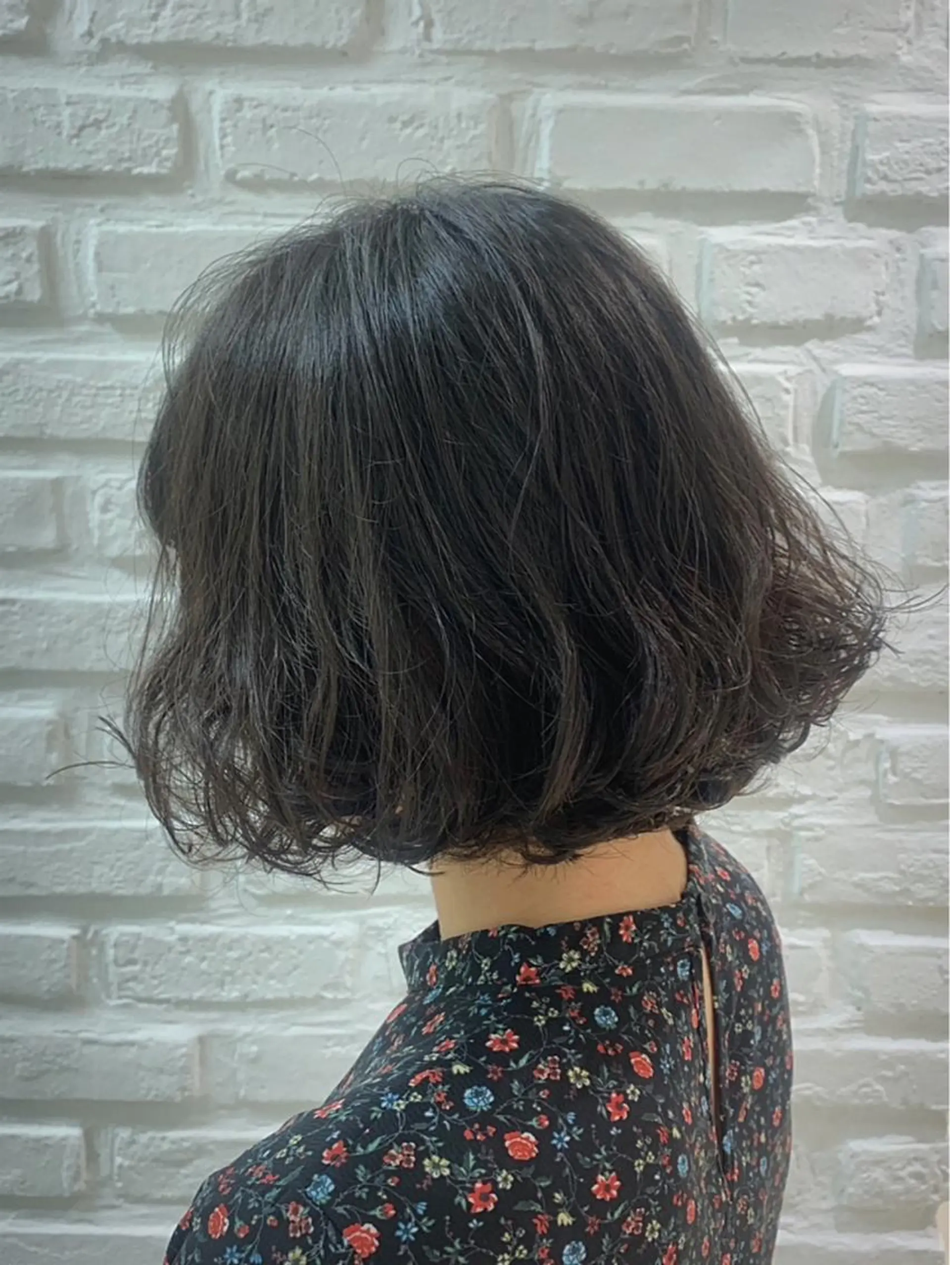 ショート パーマ 前下がりボブ ボブ デジタルパーマ 【デザインカラー】 粥川佳日望のヘアスタイル
