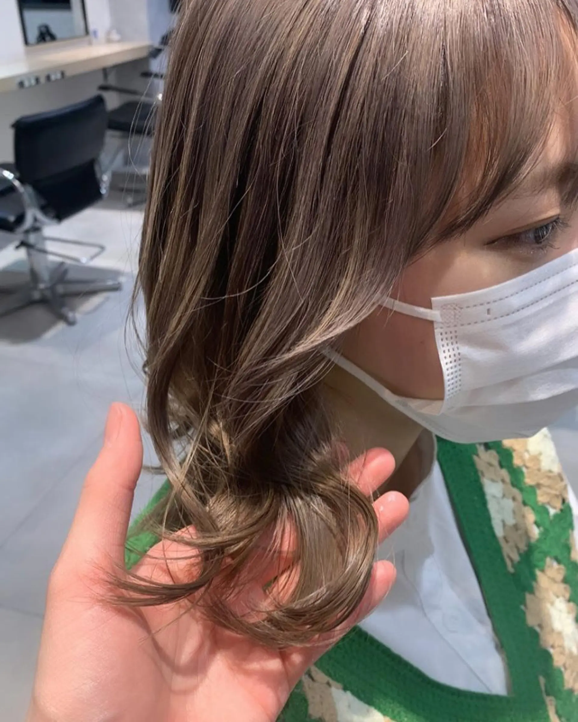 ミディアム ラベンダーベージュ クレハ :)のヘアスタイル