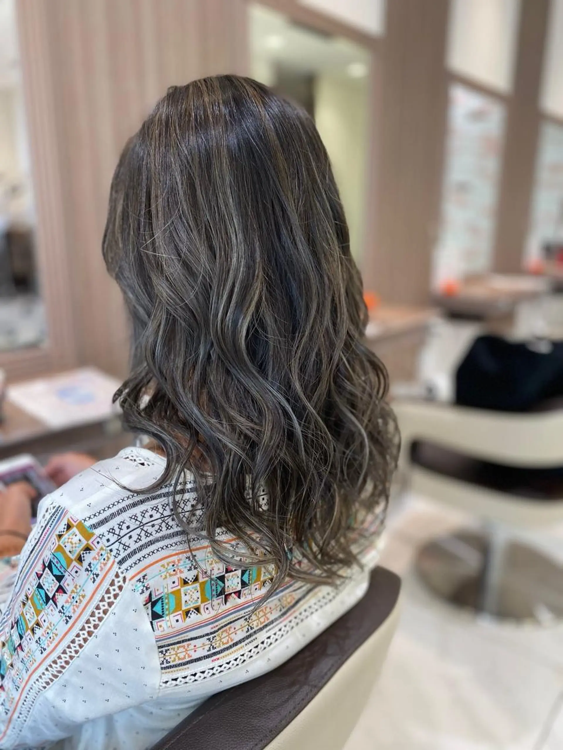 ミディアム カラー グレージュ カット ヘアカラー トリートメント 菊池 遼/透明感 /ハイライト/艶感のヘアスタイル