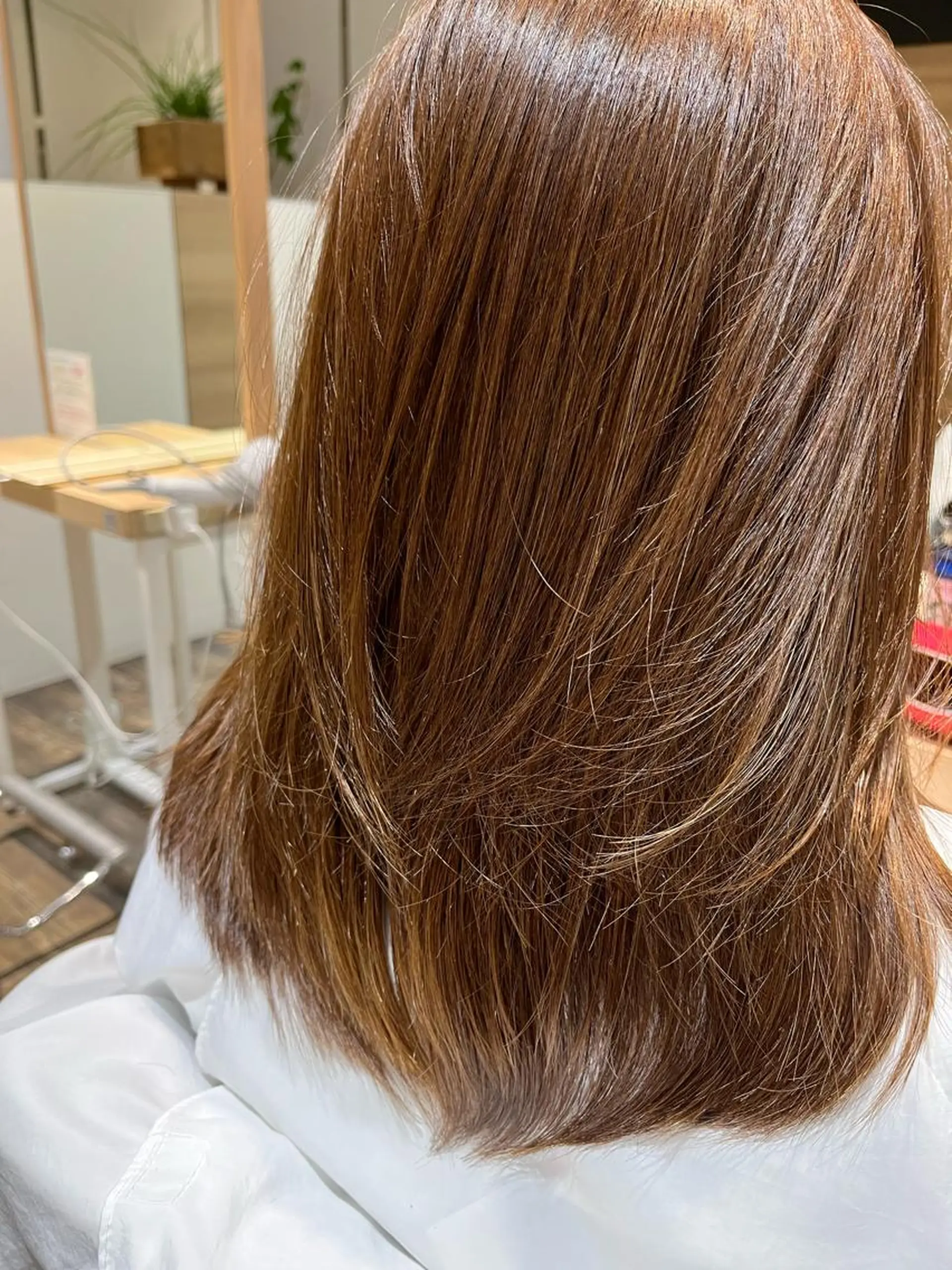 ミディアム レイヤーカット アロア登戸所属・こやま りほのヘアスタイル
