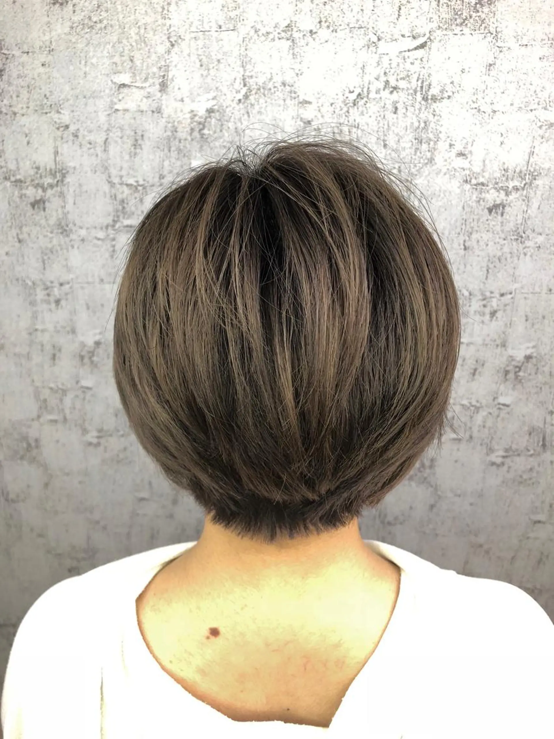 ショート カラー グレージュ イルミナカラー ショートヘア 透明感カラー✨ツヤ髪 廣畑昌志のヘアスタイル