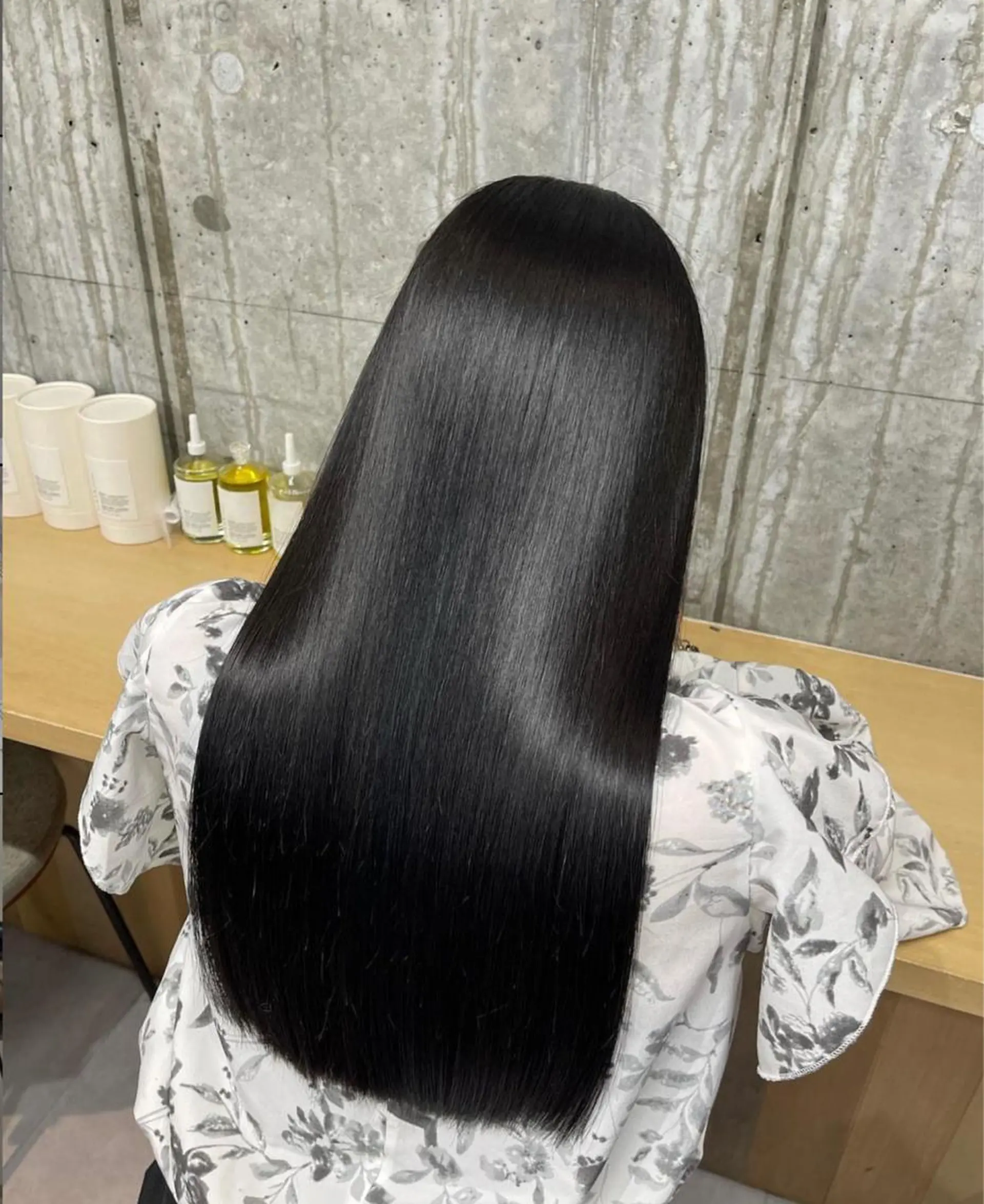 ロング 縮毛矯正 根本 美咲のヘアスタイル