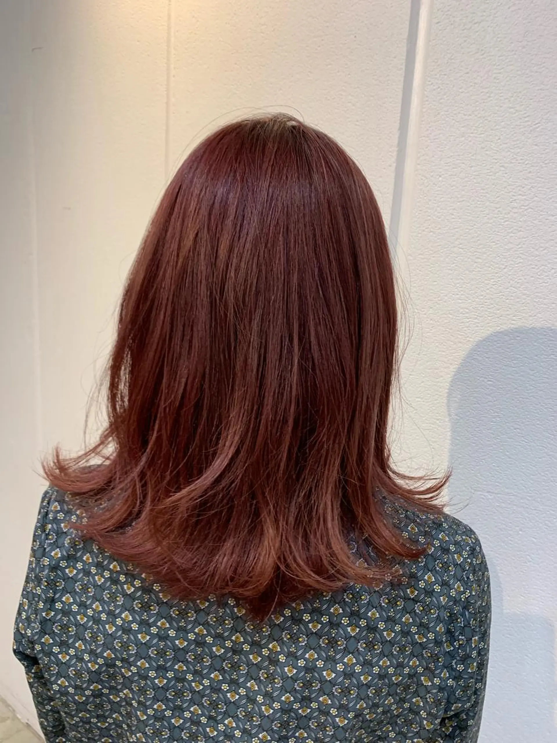 セミロング カラー ピンクカラー Lolonois梅田 /Okazaki:)のヘアスタイル