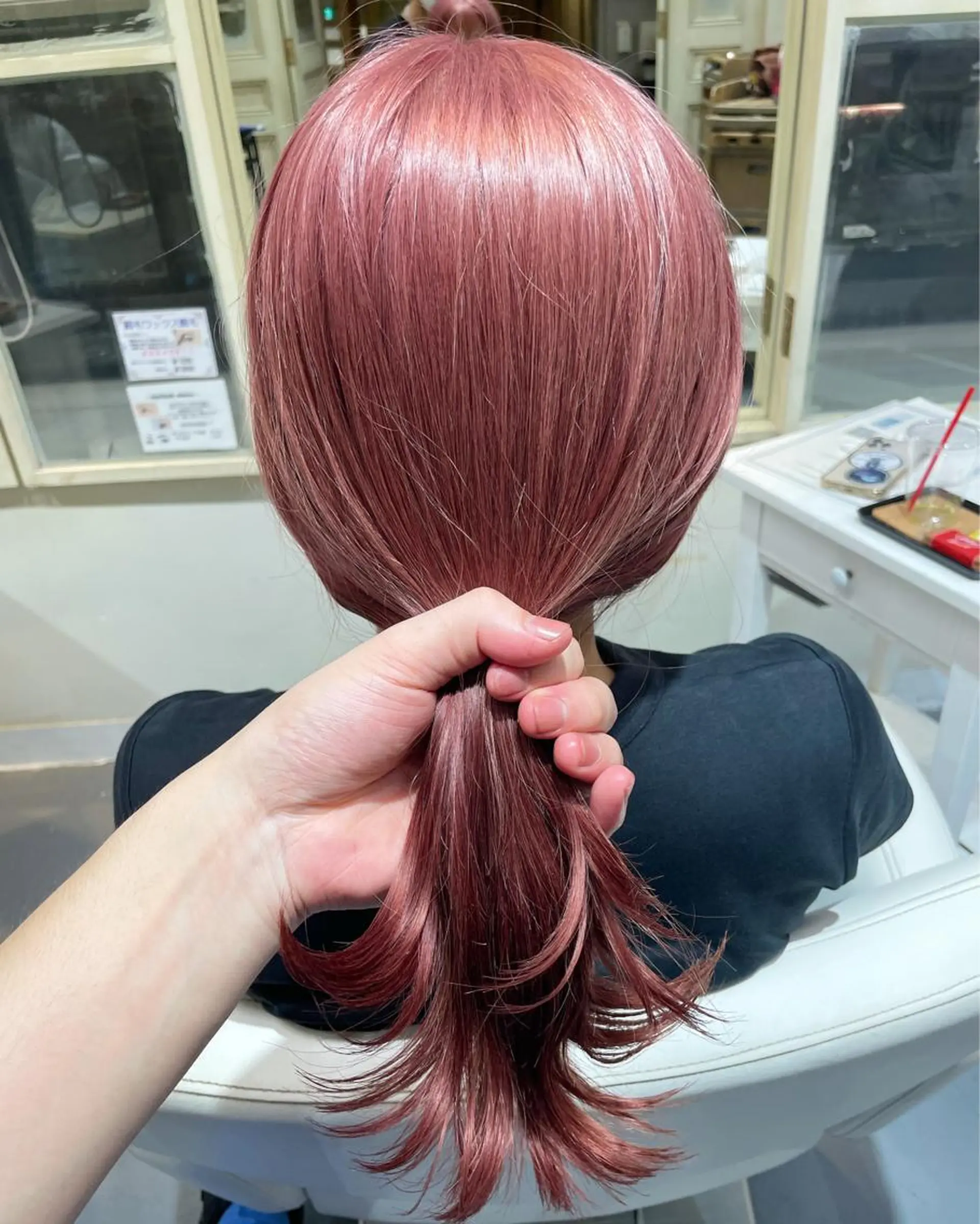 セミロング カラー ヘアカラー ぱつっとボブ 古家 佑真のヘアスタイル