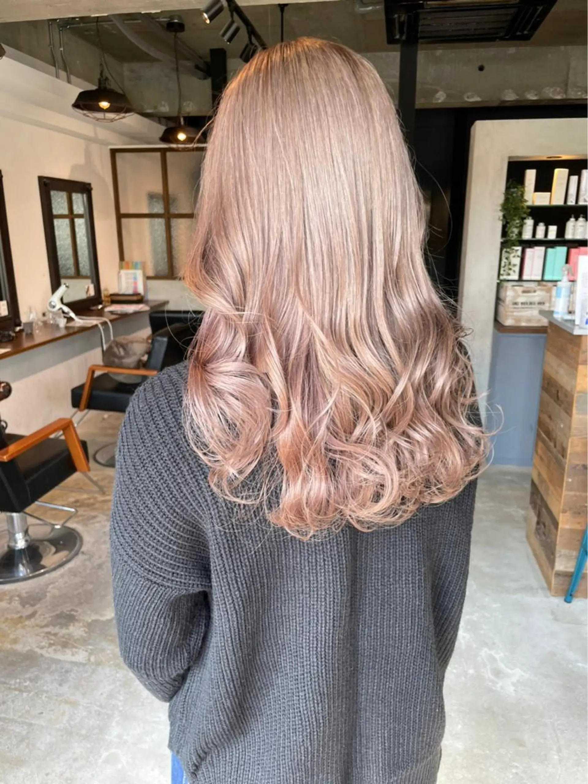 カラー ベージュカラー ミルクティーベージュ 木村 朱里のヘアスタイル