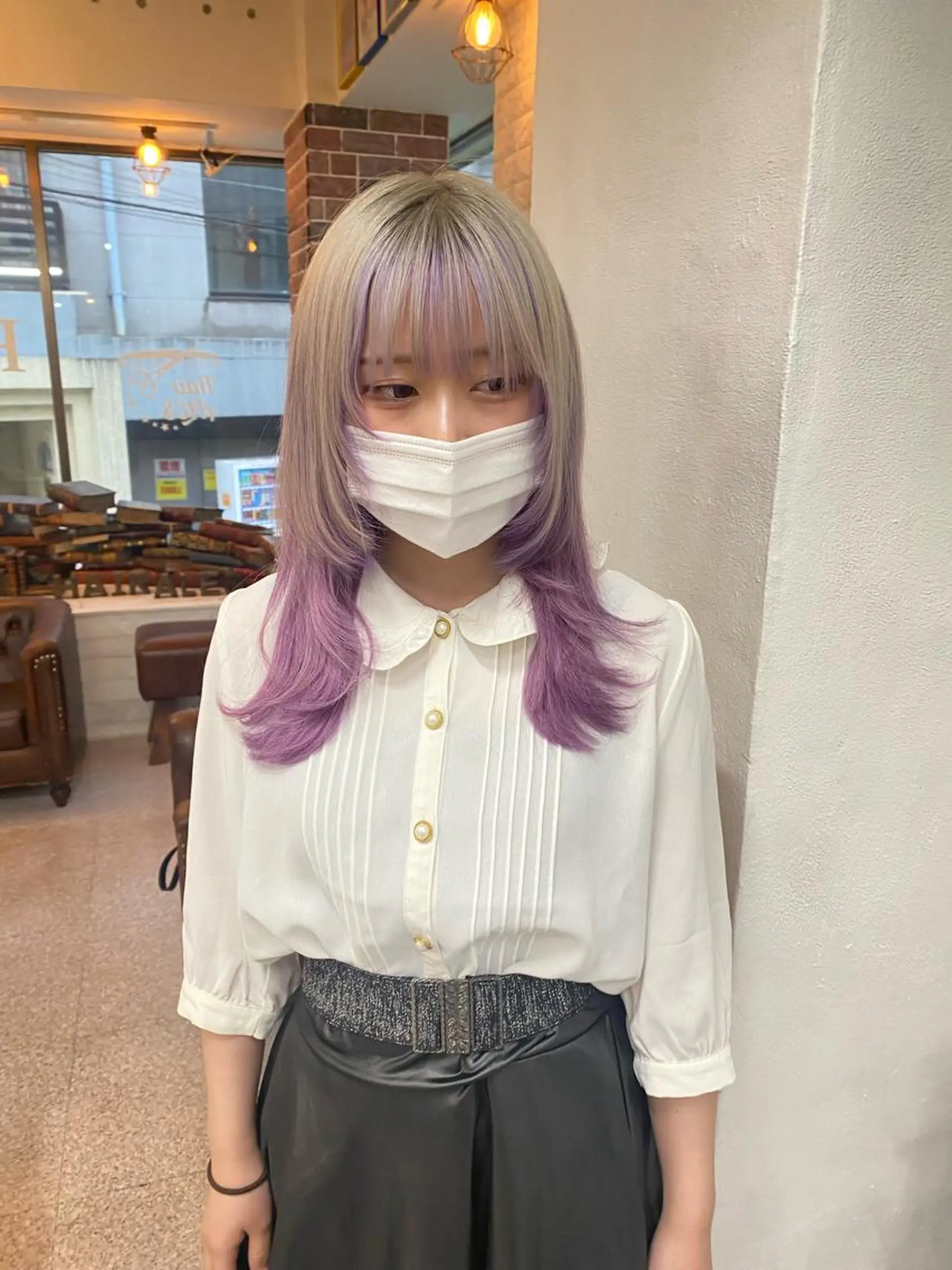 ミディアム カラー シールエクステ ミディアムパーマ デザインカラー グレージュ ハイライトカラー カット ヘアカラー トリートメント レイヤー/ウルフエク テブリーチ磯部ユズキのヘアスタイル