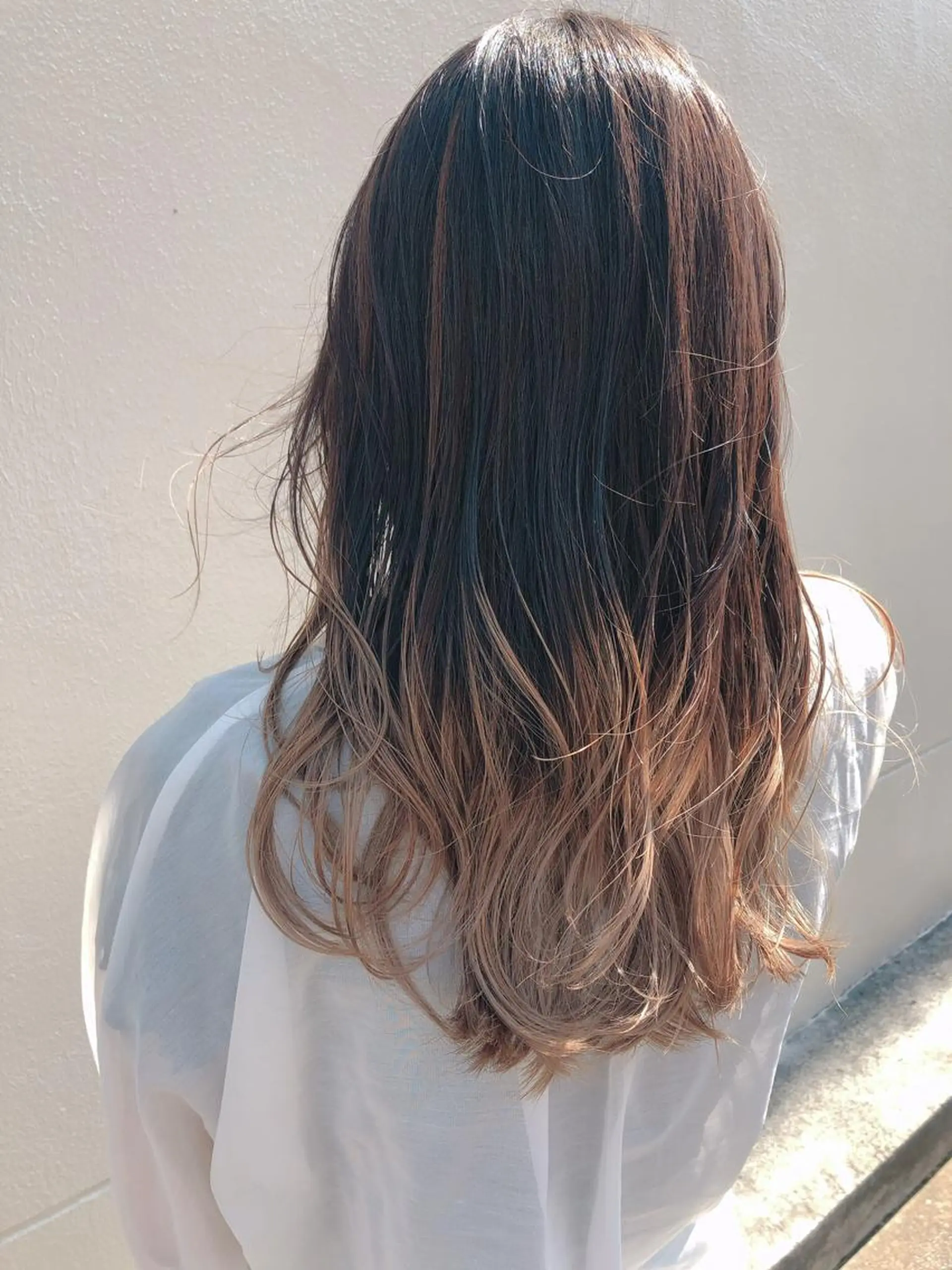 ロング カラー ブリーチ デザインカラー グラデーションカラー カット ヘアカラー 舘野 太嘉宏のヘアスタイル