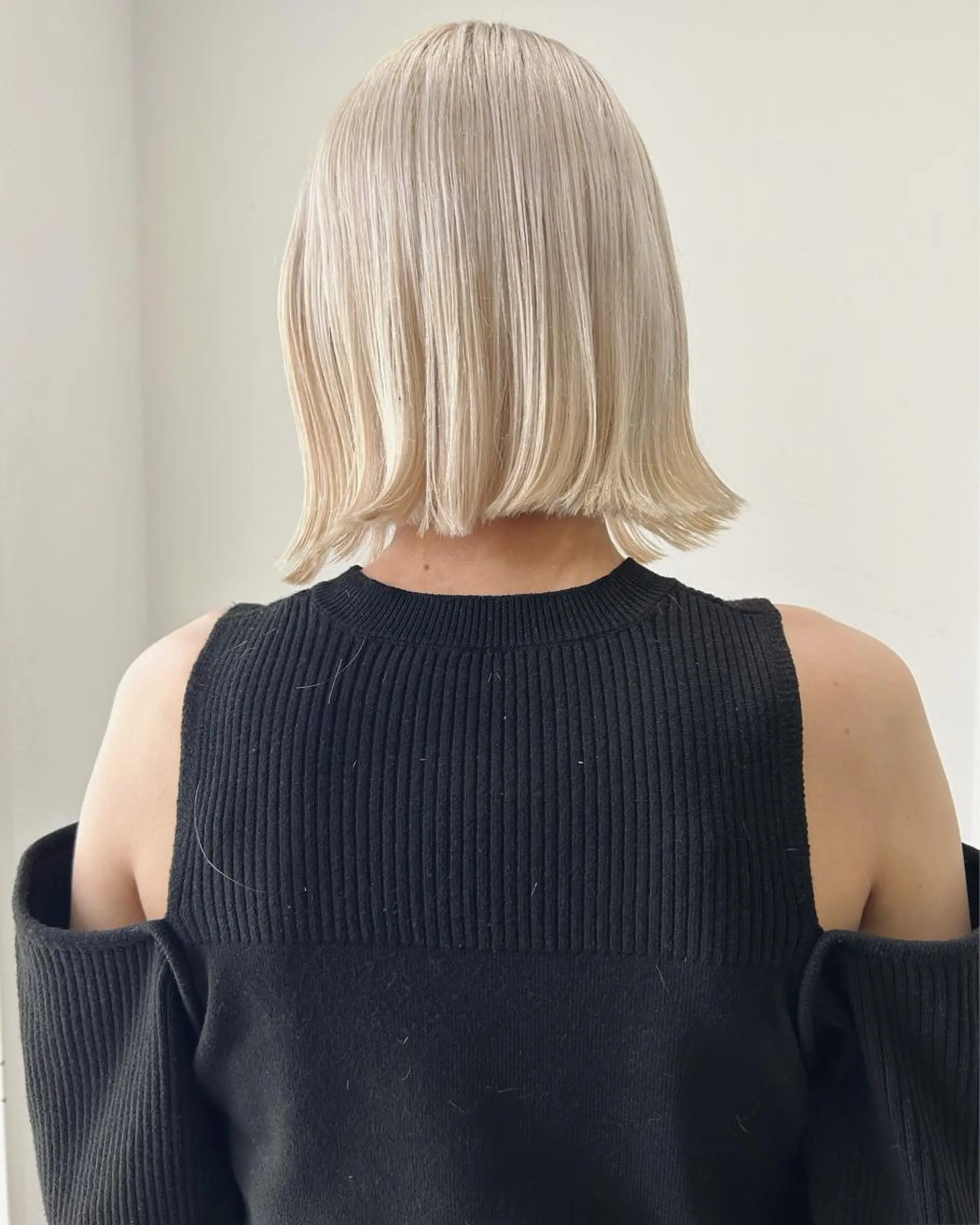 ショート カラー ブリーチ ブロンド ケアブリーチ ホワイトブロンド カット ヘアカラー トリートメント Loom.所属・村上雅人 ナチュラルモードのヘアスタイル