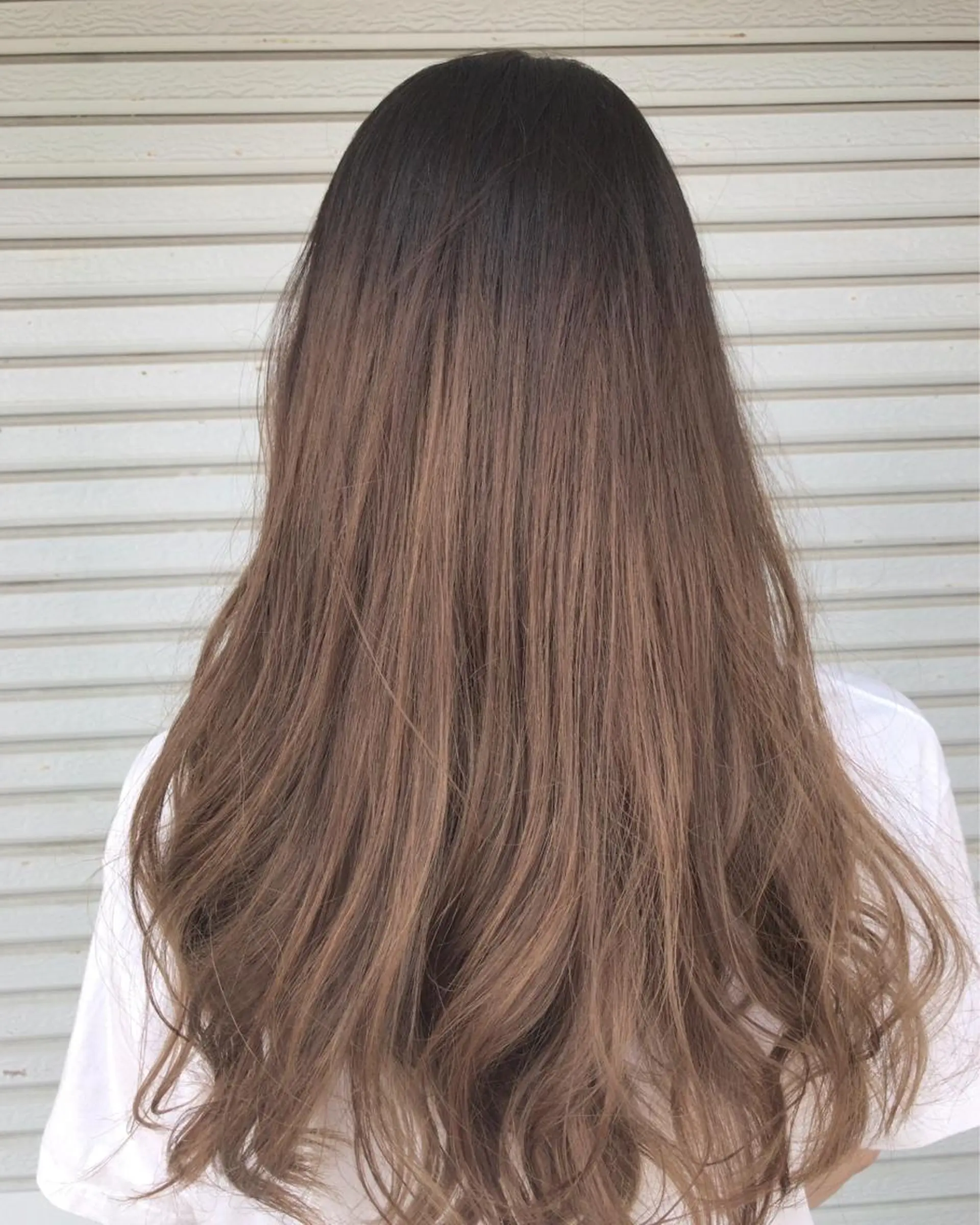 セミロング カラー レイヤーカット匠 イソザキノリユキのヘアスタイル