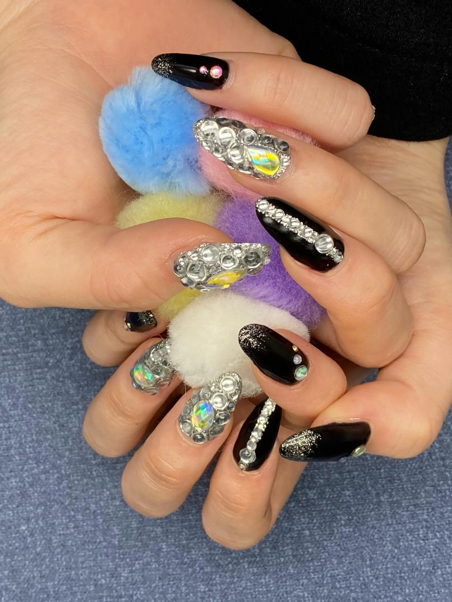 ロング ネイル ゴージャス ワンカラーネイル ストーンネイル nail salon uluのネイルデザイン