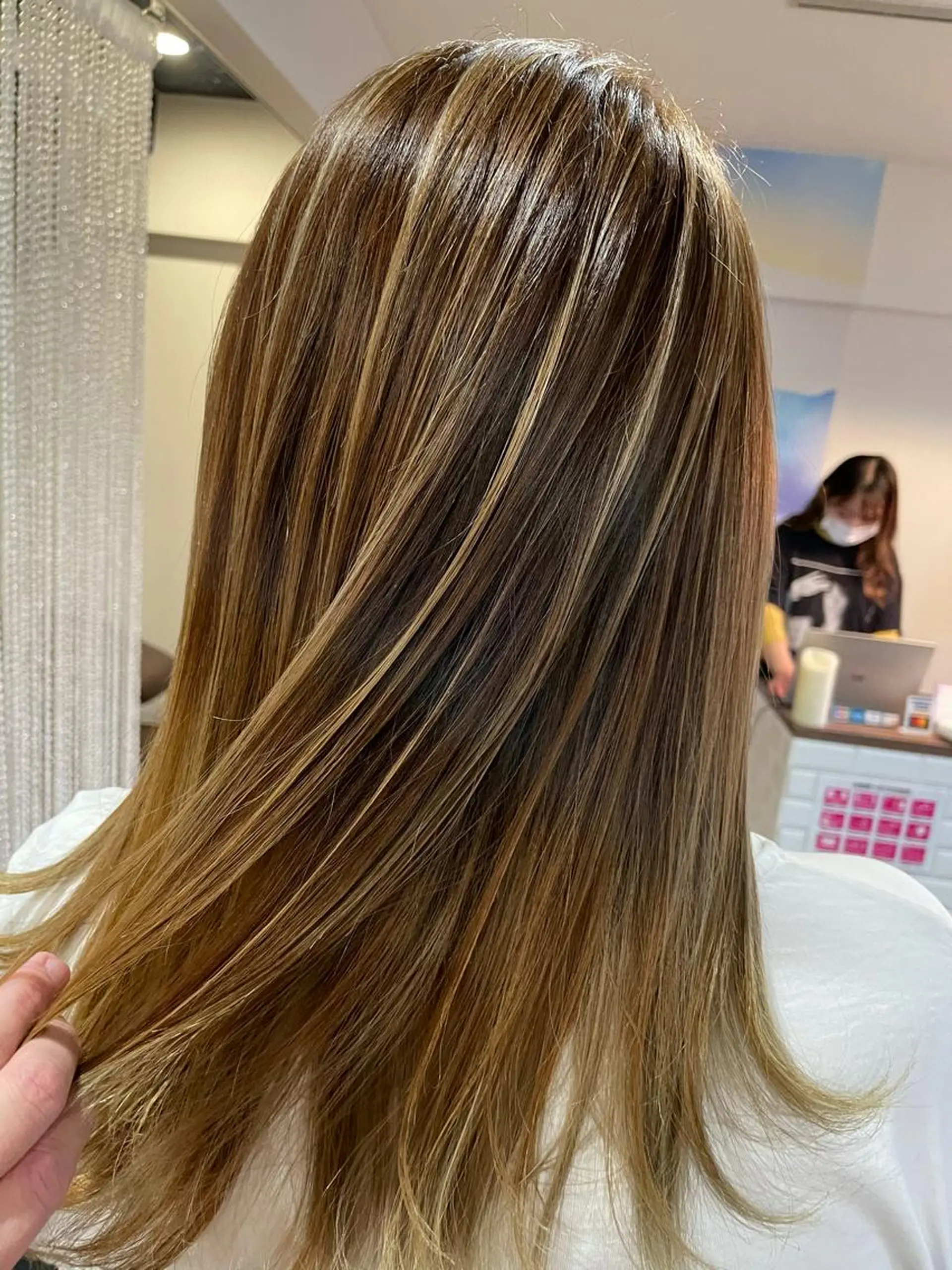 ミディアム カラー ヘアカラー レイヤーカット匠 イソザキノリユキのヘアスタイル