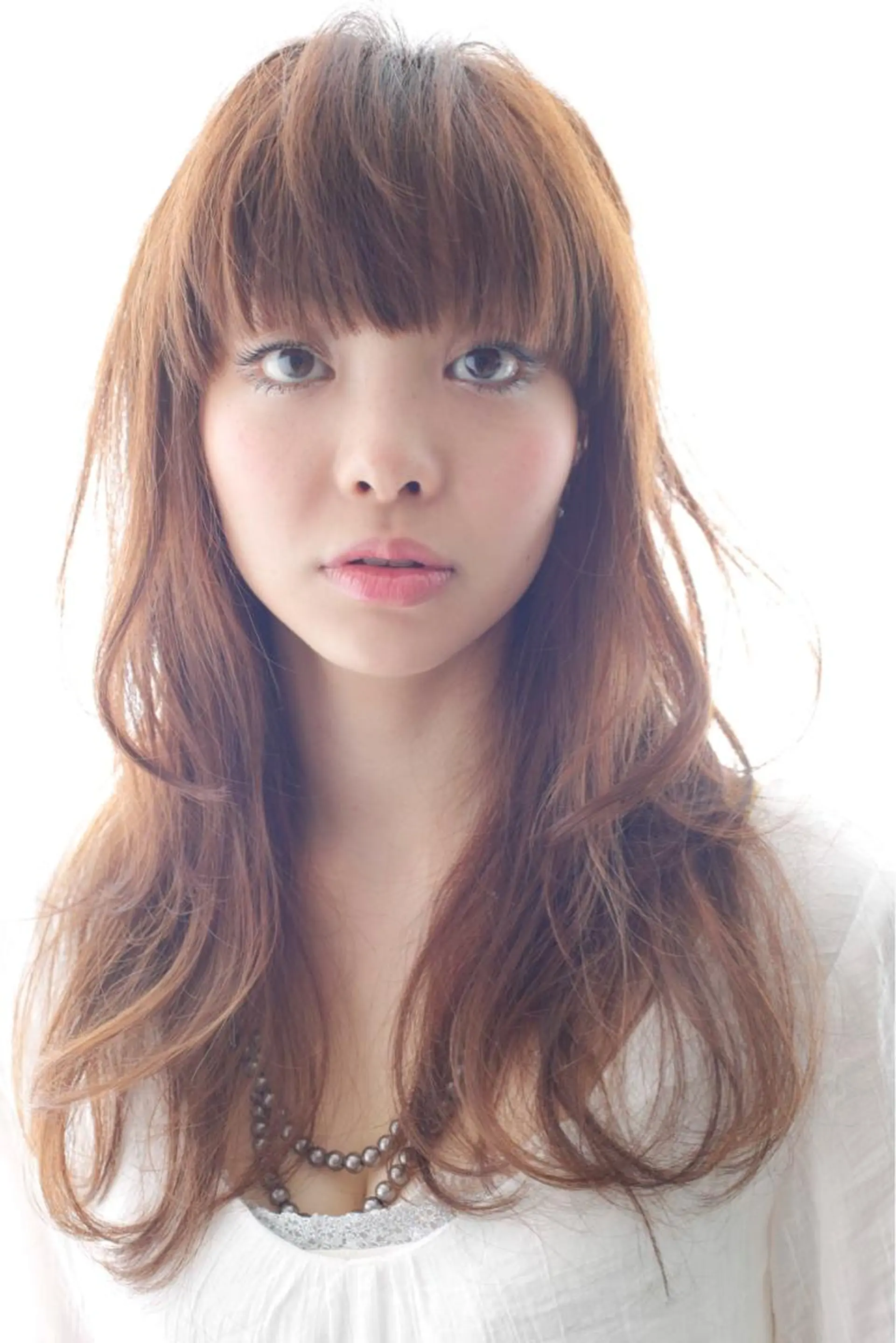 セミロング カラー neolive emのヘアスタイル