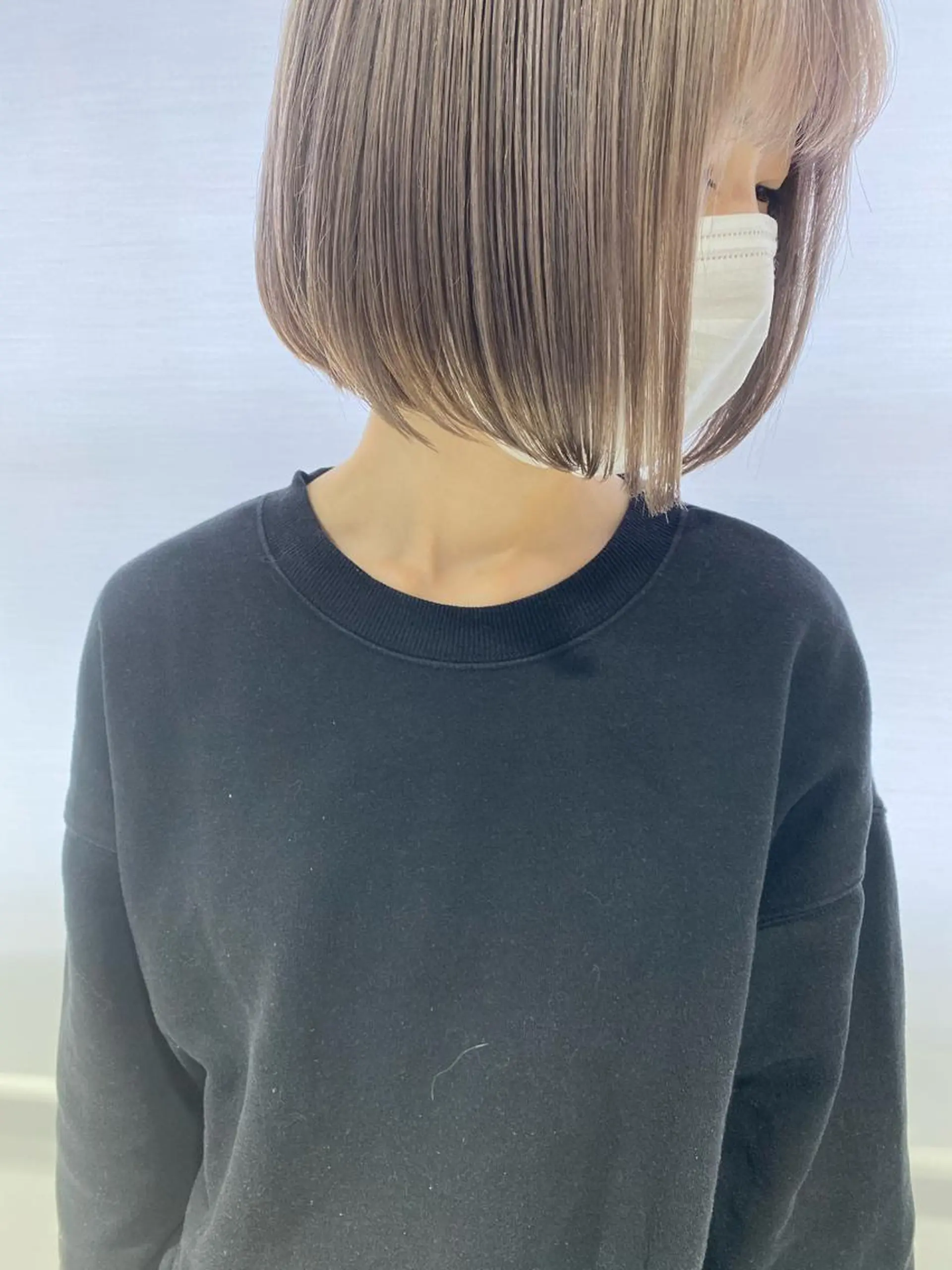 ショート カラー ベージュカラー ハイトーンカラー ハイトーンベージュ ヘアカラー トリートメント 遠藤 愛莉のヘアスタイル