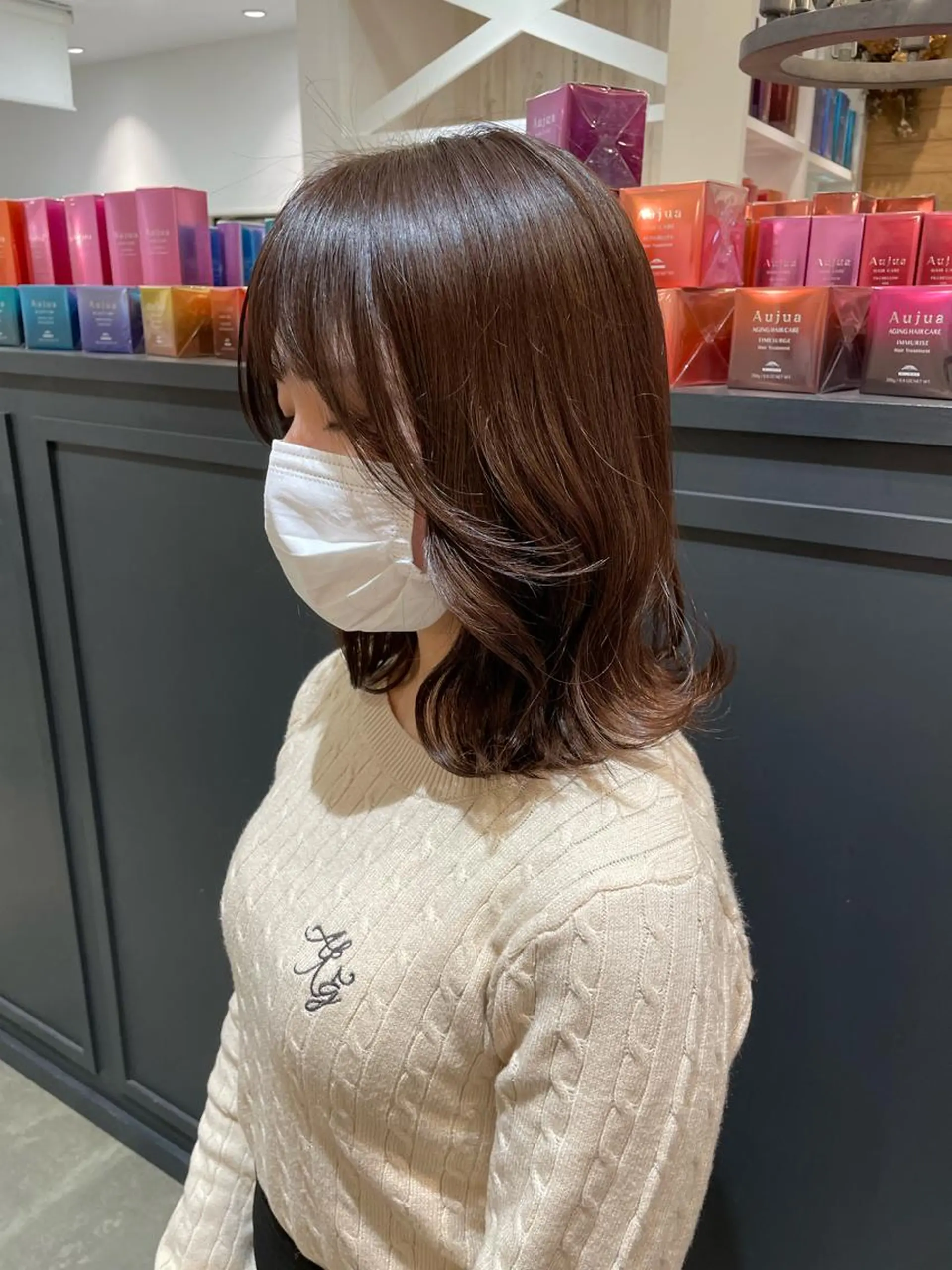 セミロング カット 細沼 葵のヘアスタイル