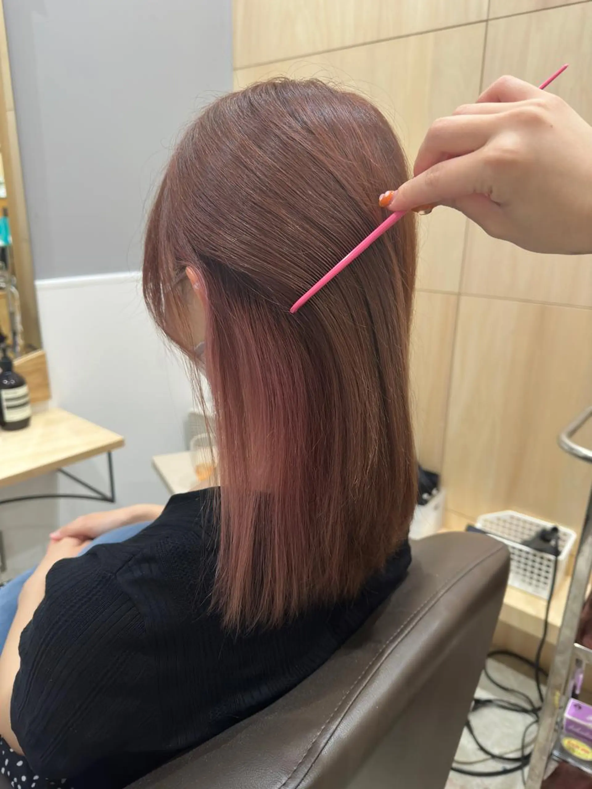 セミロング カラー インナーカラー ピンクカラー ヘアカラー miloc那覇 MIKUのヘアスタイル