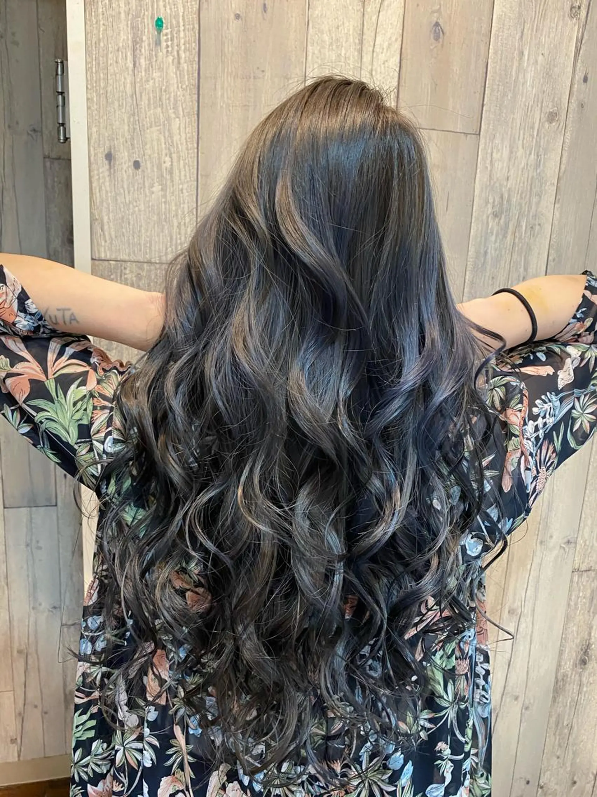 ロング カラー グレージュ ヘアカラー トリートメント LOHAS 関根真由美のヘアスタイル