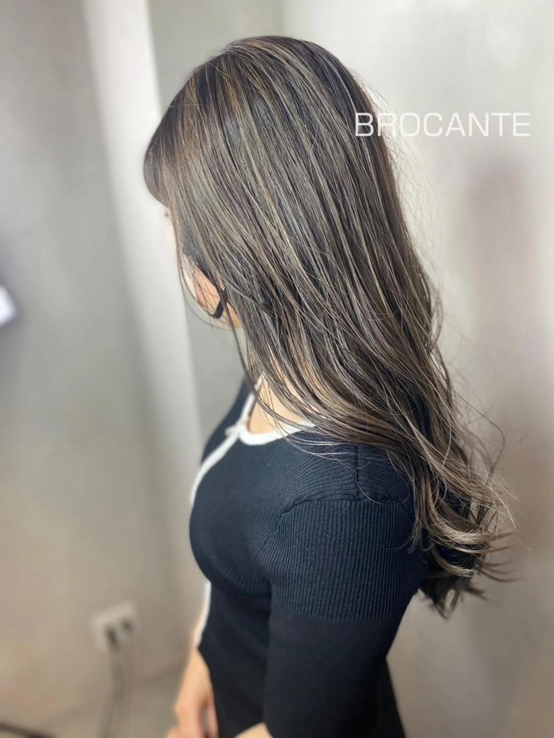 ロング カラー バレイヤージュ ブリーチ ケアブリーチ 透明感カラー グレージュ カット ヘアカラー BROCANTE✂︎ karasawa.nのヘアスタイル
