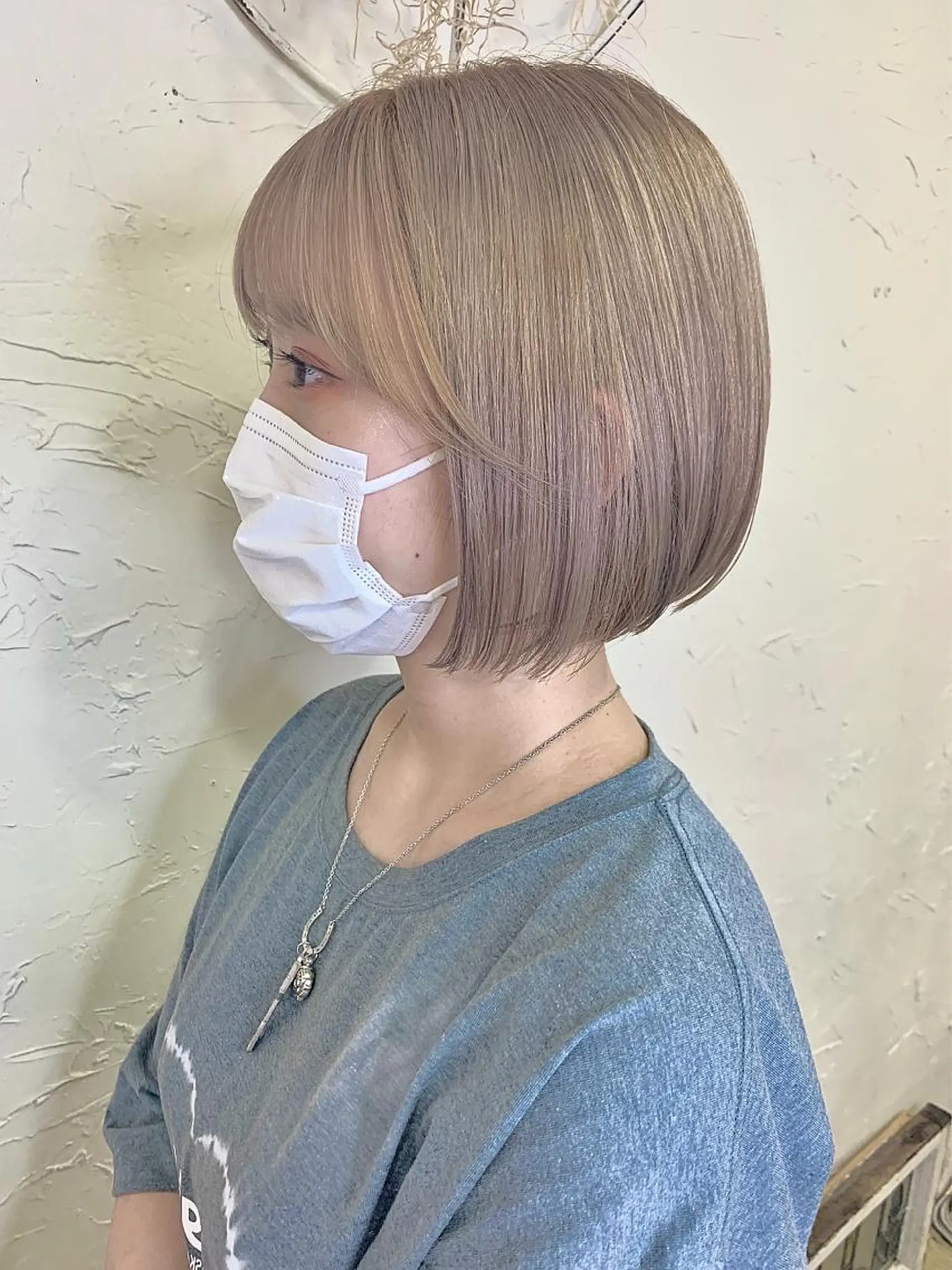 ショート カラー ベージュカラー シルバー シルバーベージュ ボブ タッセルカット ヘアカラー トリートメント 映える顔周りカット ♥️韓国ヘア"ちぇるのヘアスタイル