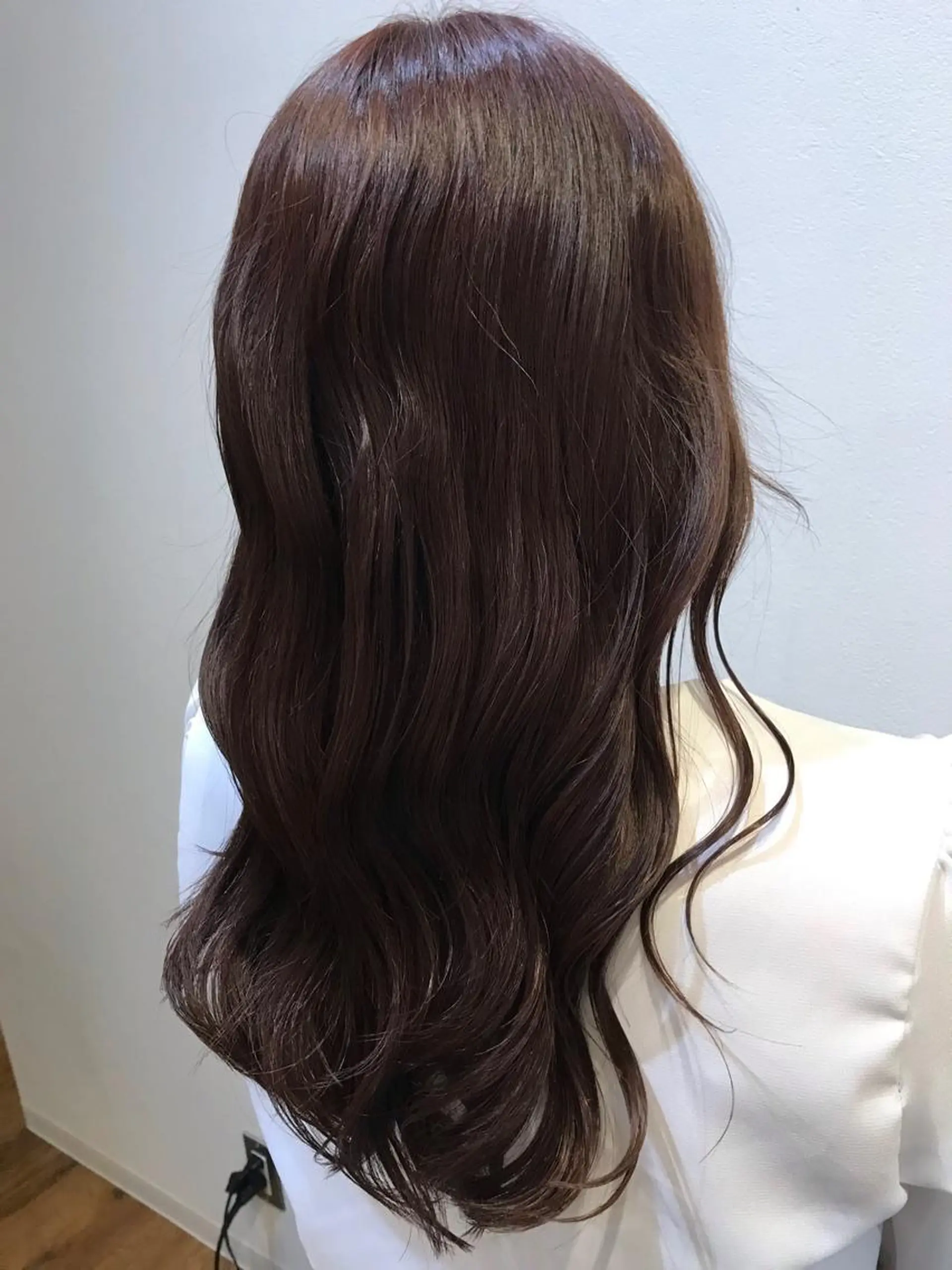 カラー 三條場 彩夏のヘアスタイル